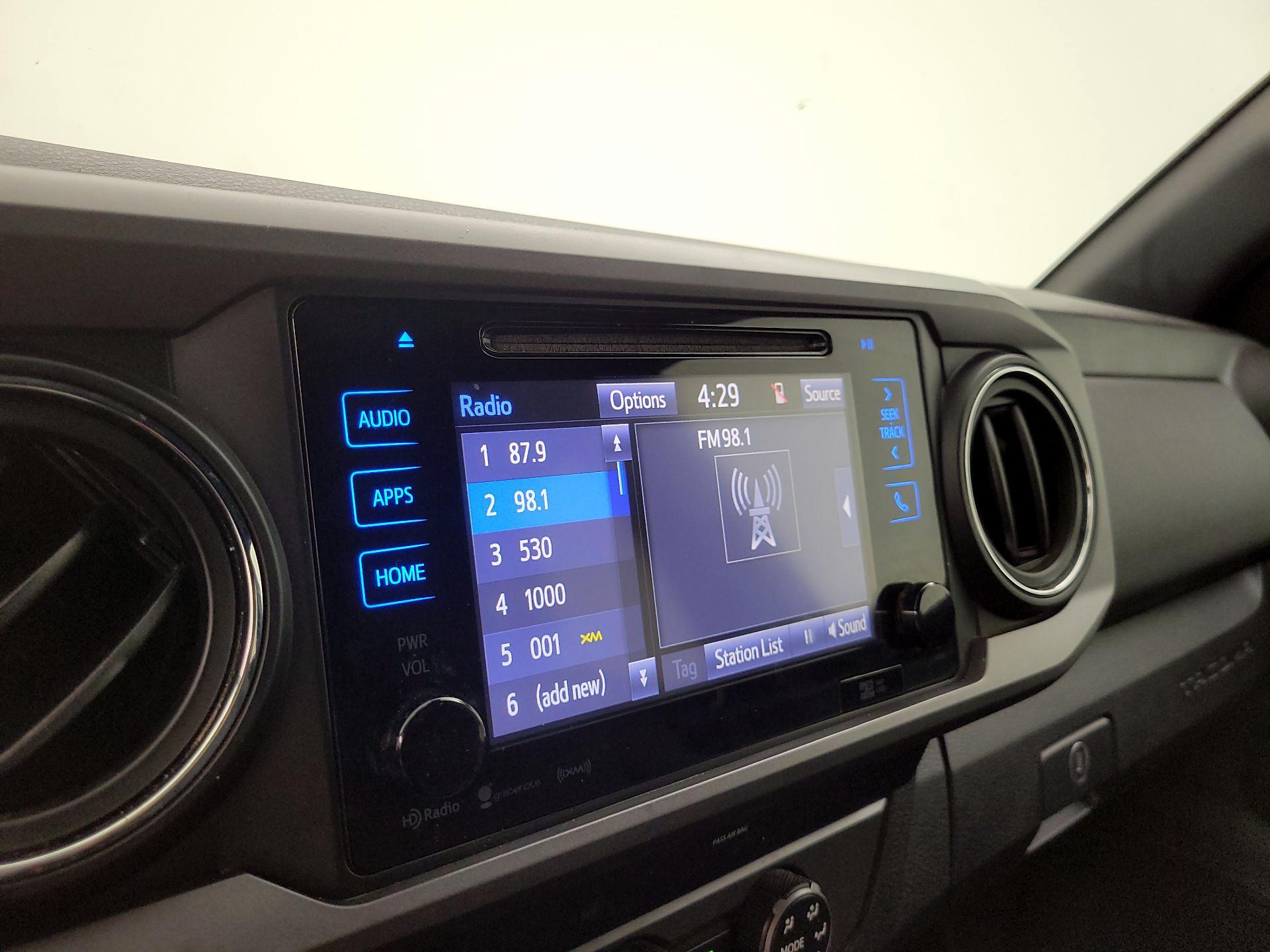 Thumbnail: 2019 Toyota Tacoma - 15