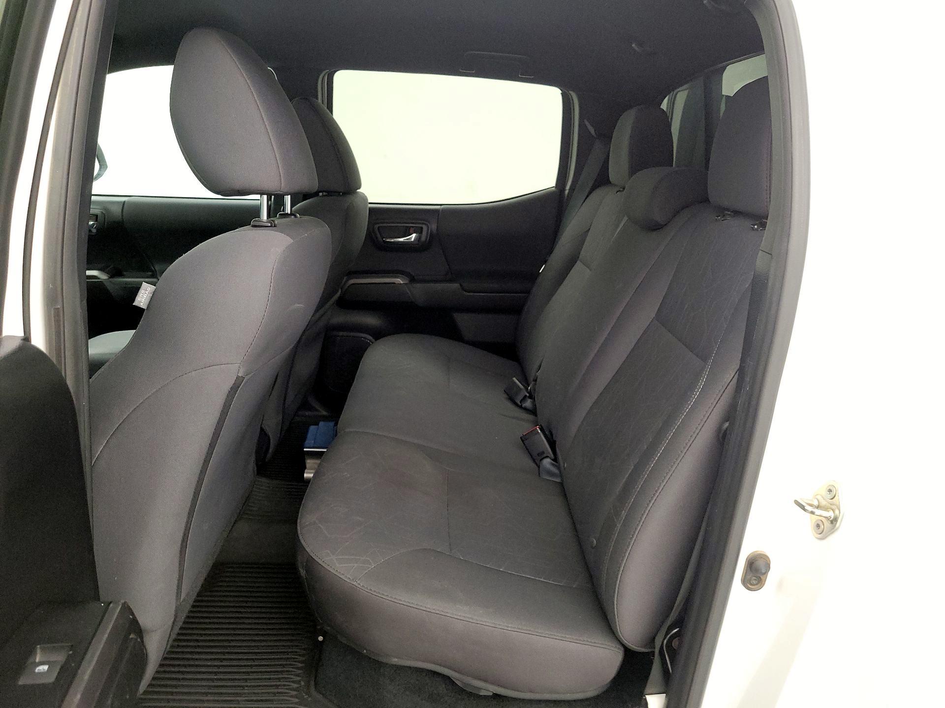 Thumbnail: 2019 Toyota Tacoma - 19