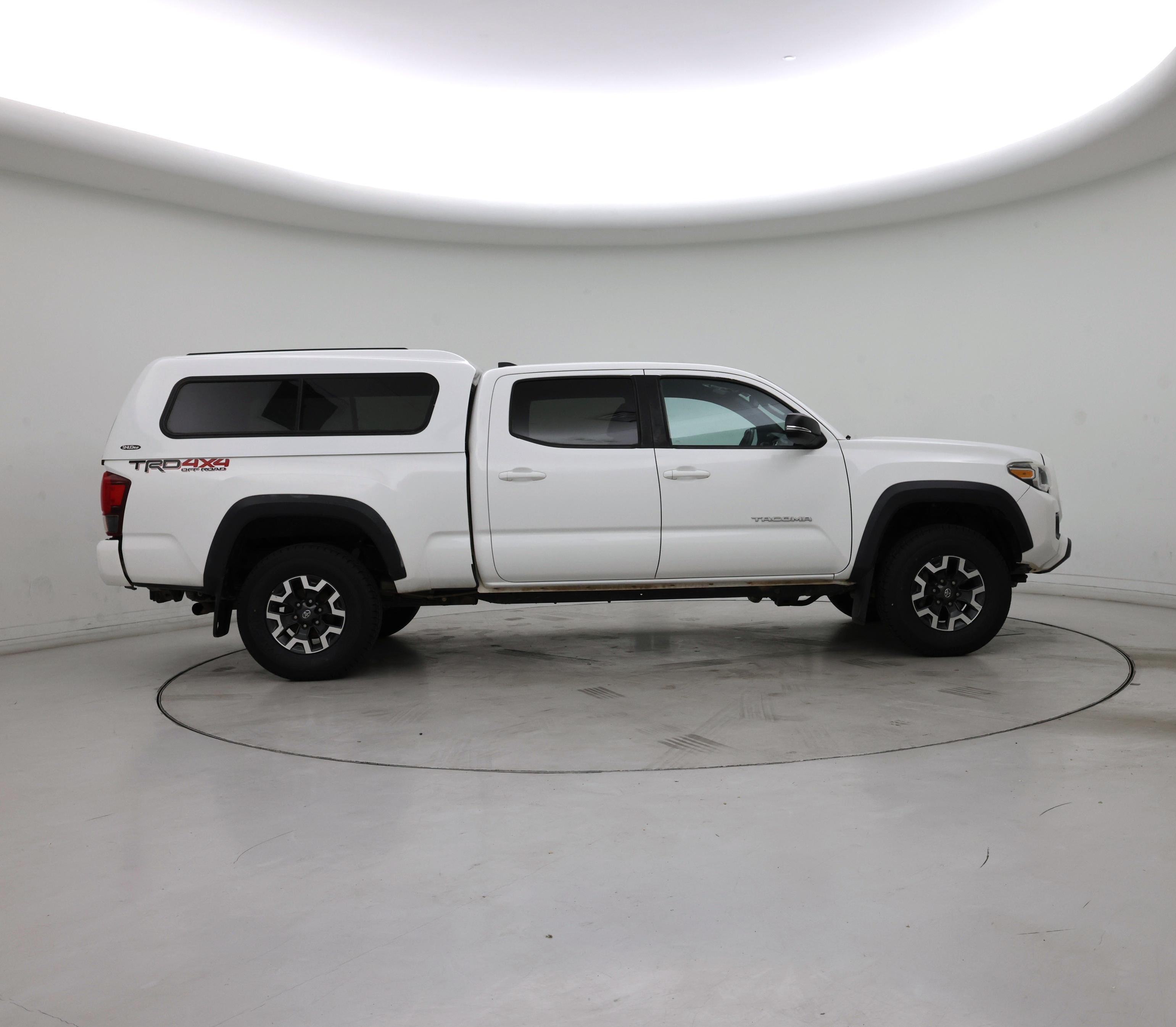 Thumbnail: 2019 Toyota Tacoma - 7