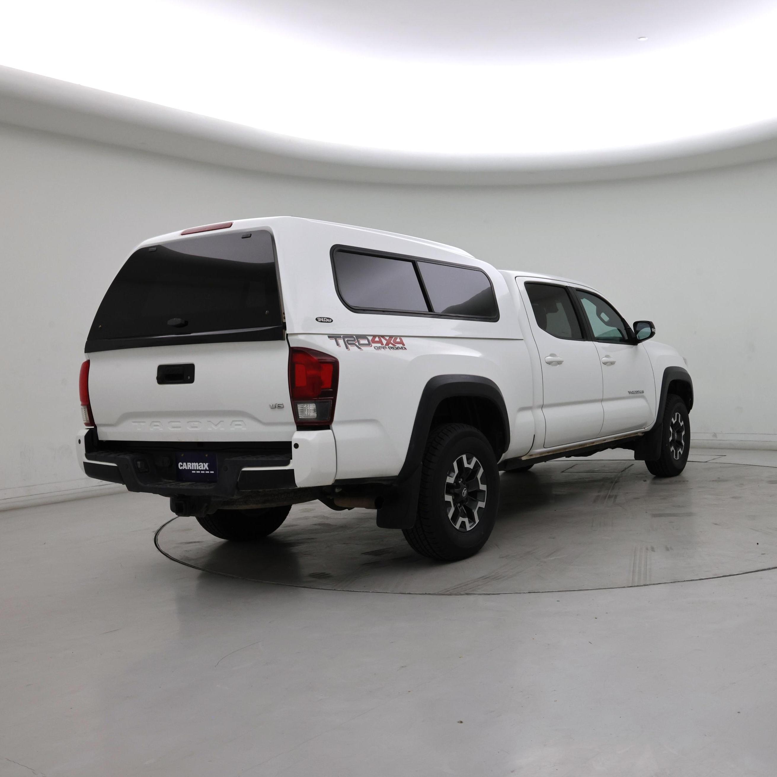 Thumbnail: 2019 Toyota Tacoma - 8