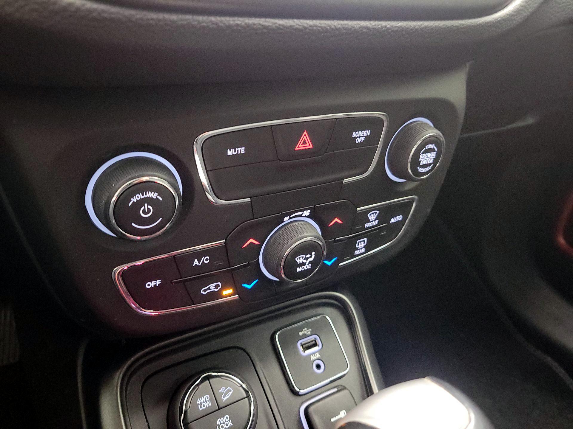 Thumbnail: 2018 Jeep Compass - 16
