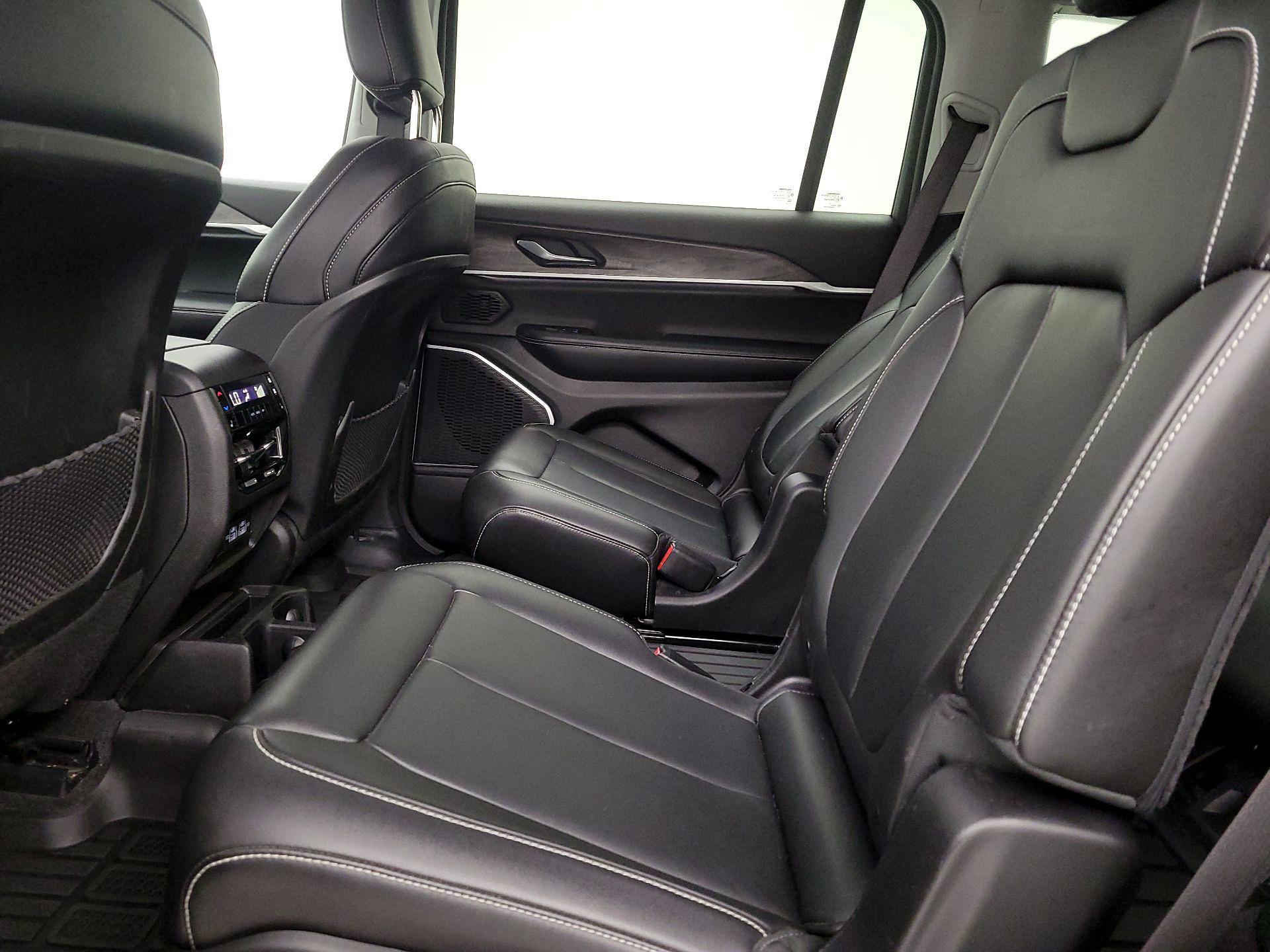 Thumbnail: 2021 Jeep Grand Cherokee L - 16