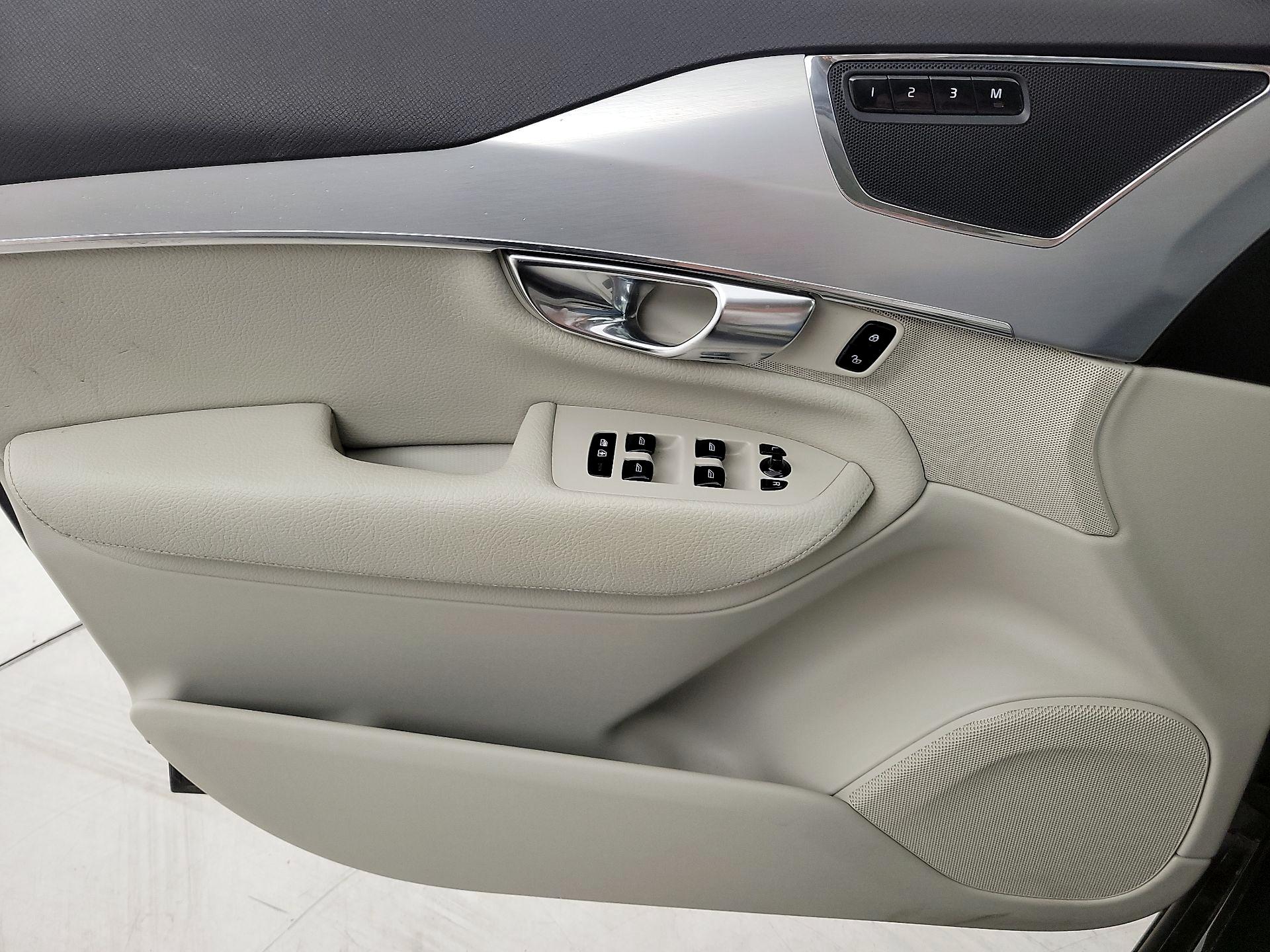 Thumbnail: 2016 Volvo XC90 - 12