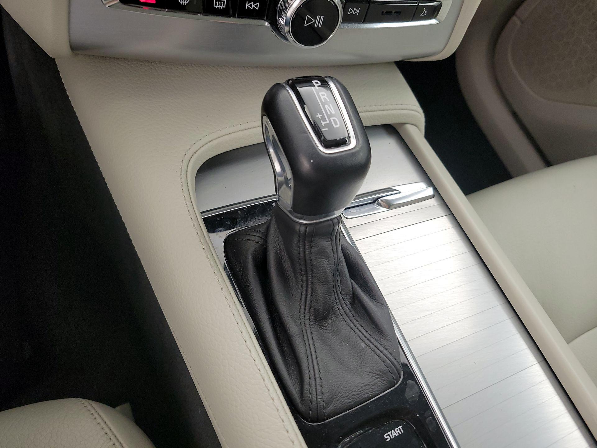 Thumbnail: 2016 Volvo XC90 - 15