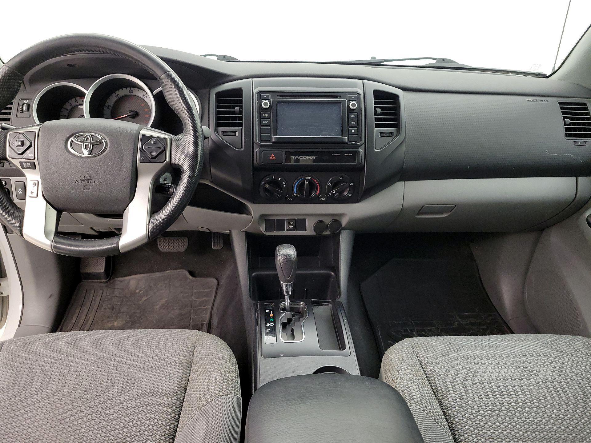Thumbnail: 2015 Toyota Tacoma - 9