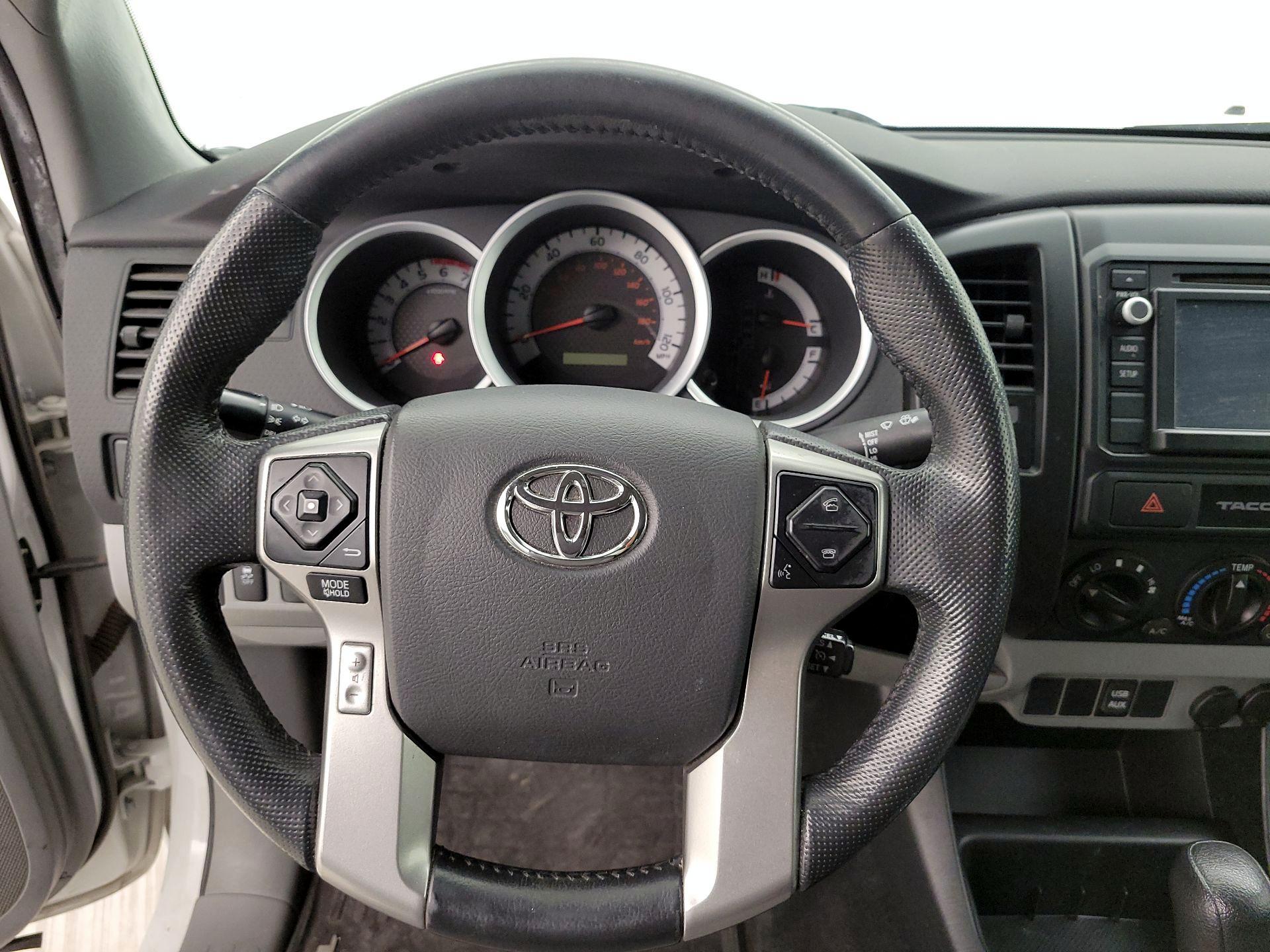 Thumbnail: 2015 Toyota Tacoma - 10