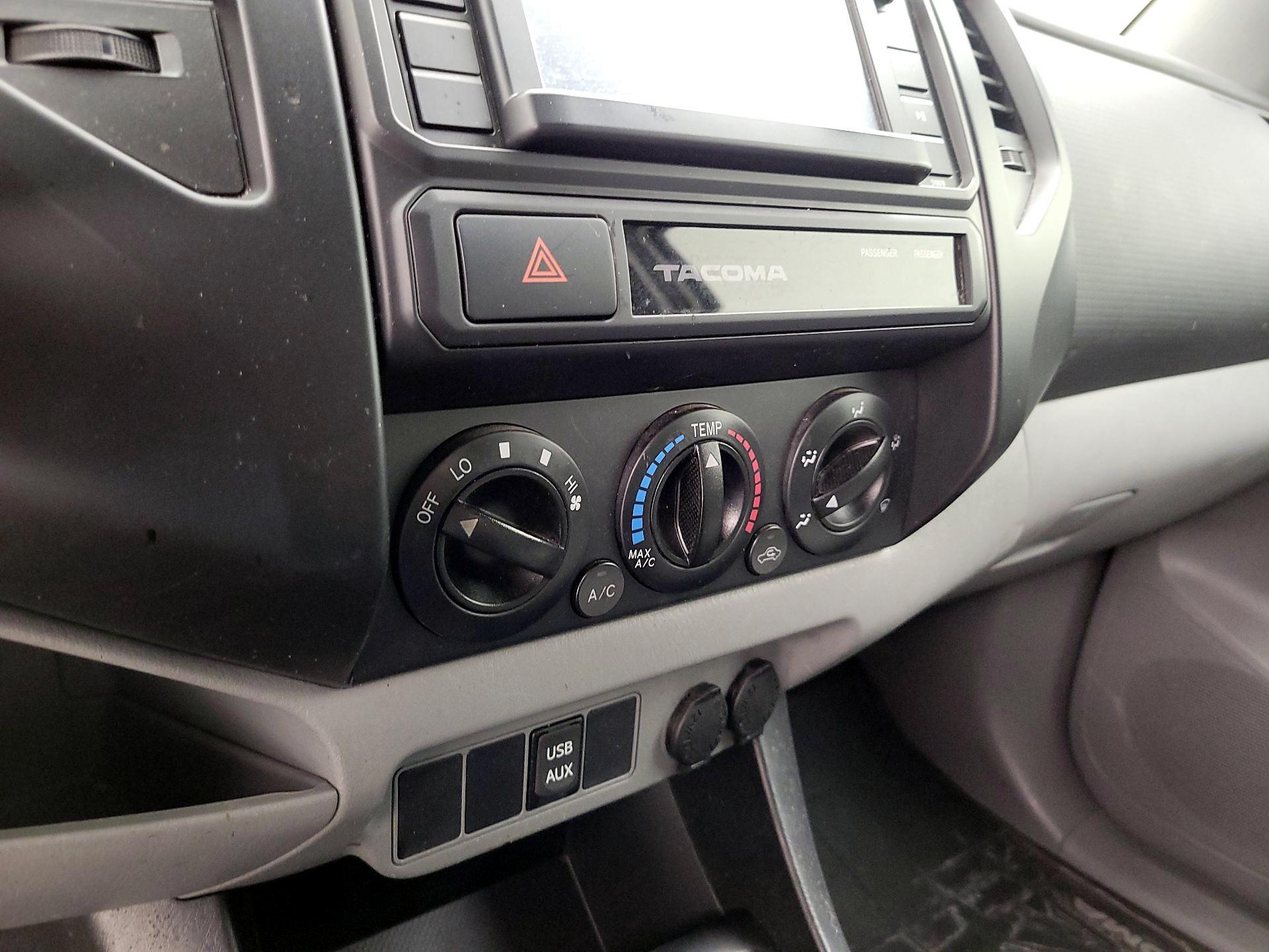 Thumbnail: 2015 Toyota Tacoma - 15