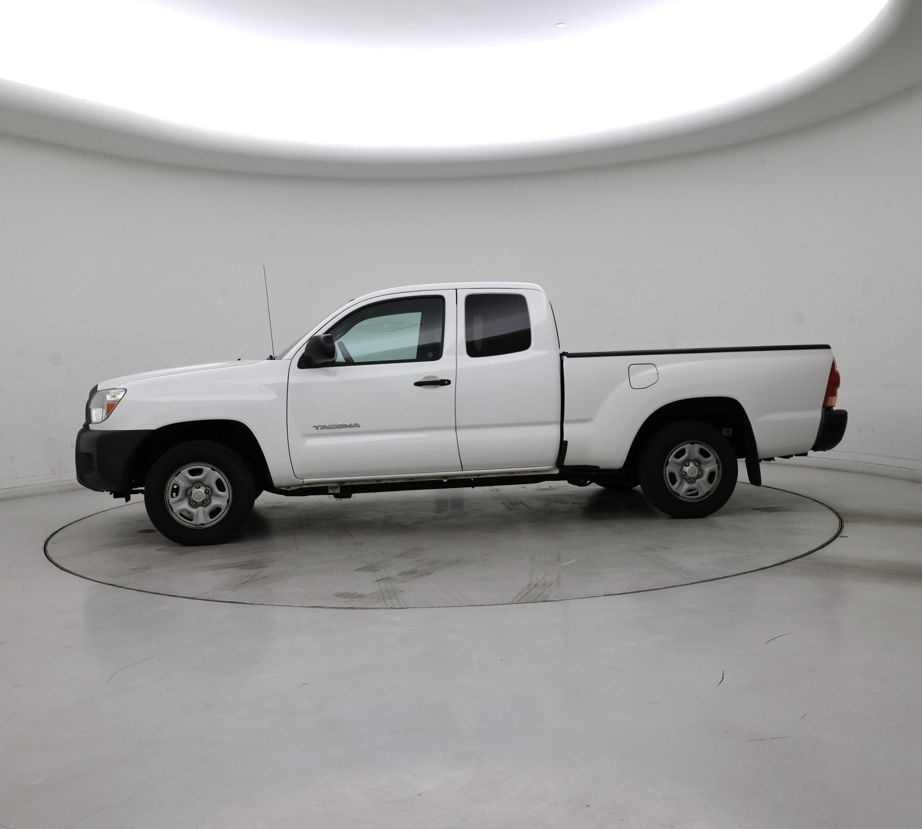 Thumbnail: 2015 Toyota Tacoma - 3