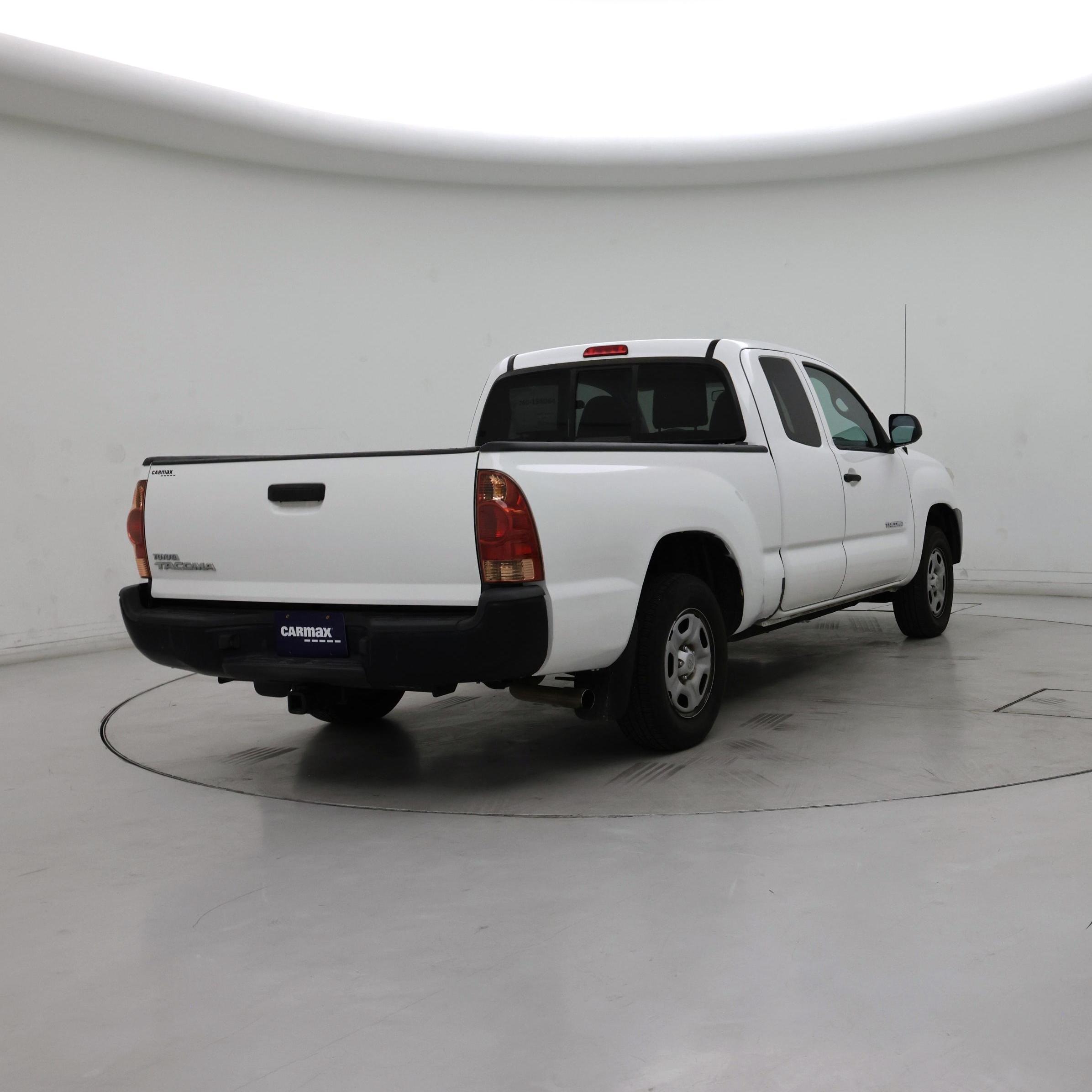 Thumbnail: 2015 Toyota Tacoma - 8