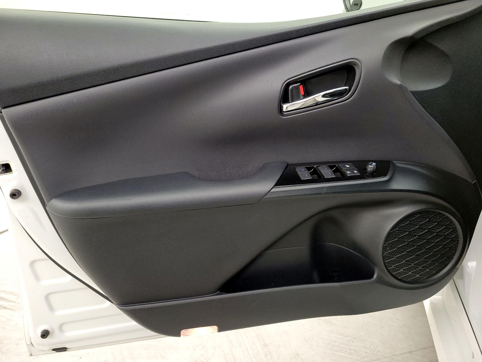 Thumbnail: 2019 Toyota Prius - 12