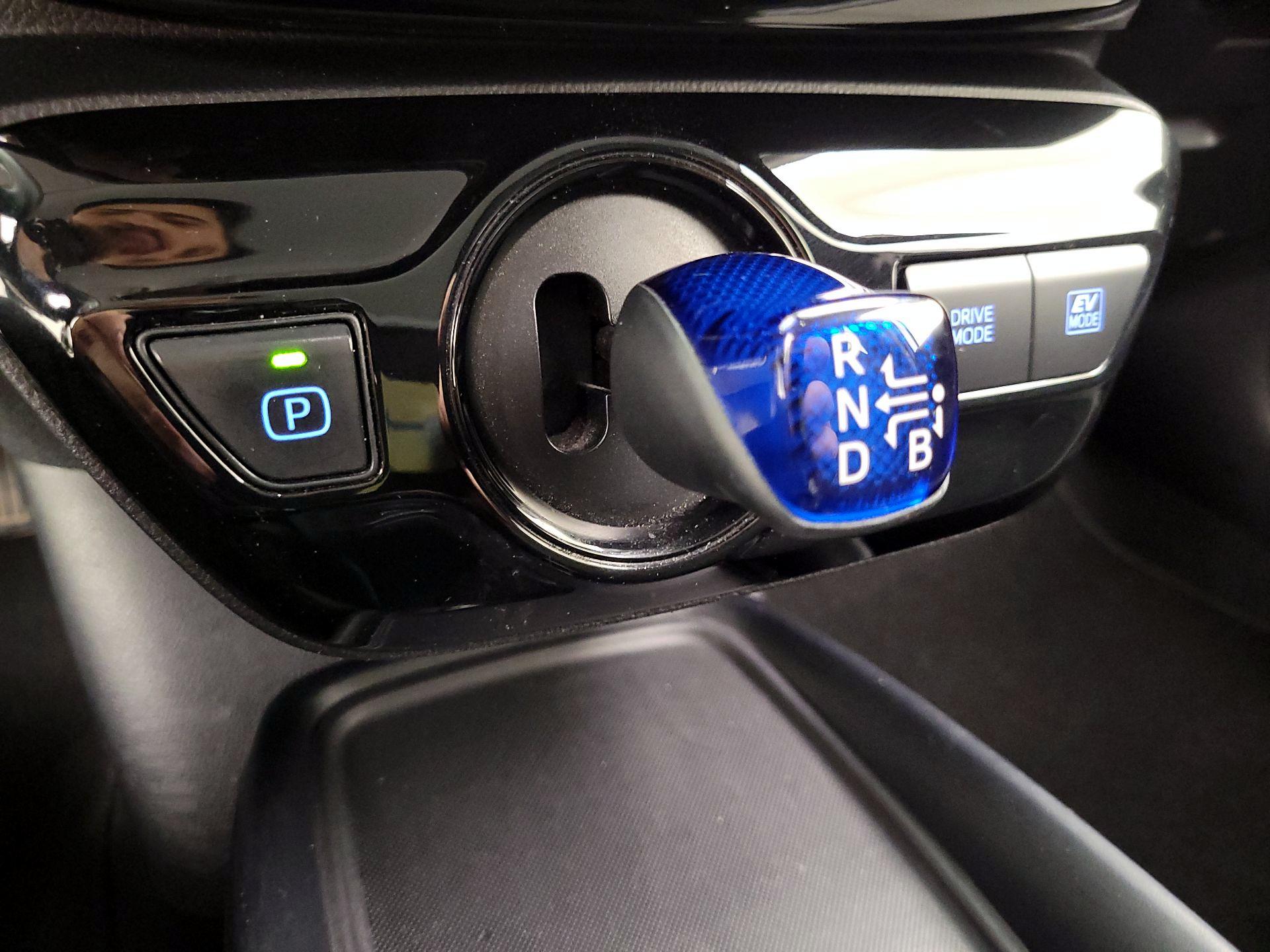 Thumbnail: 2019 Toyota Prius - 15