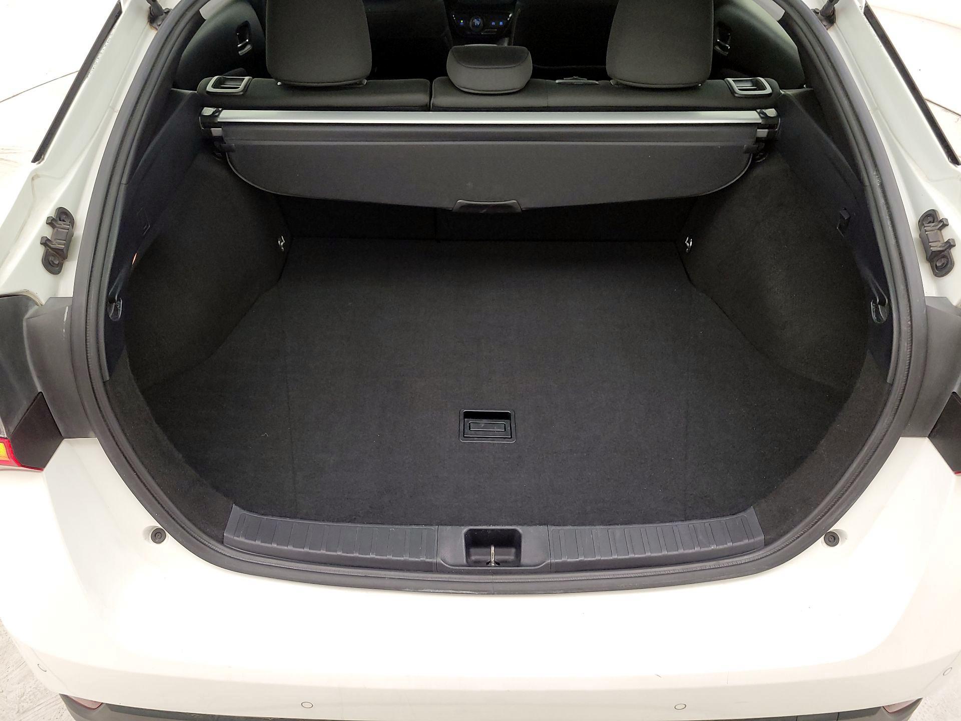 Thumbnail: 2019 Toyota Prius - 16