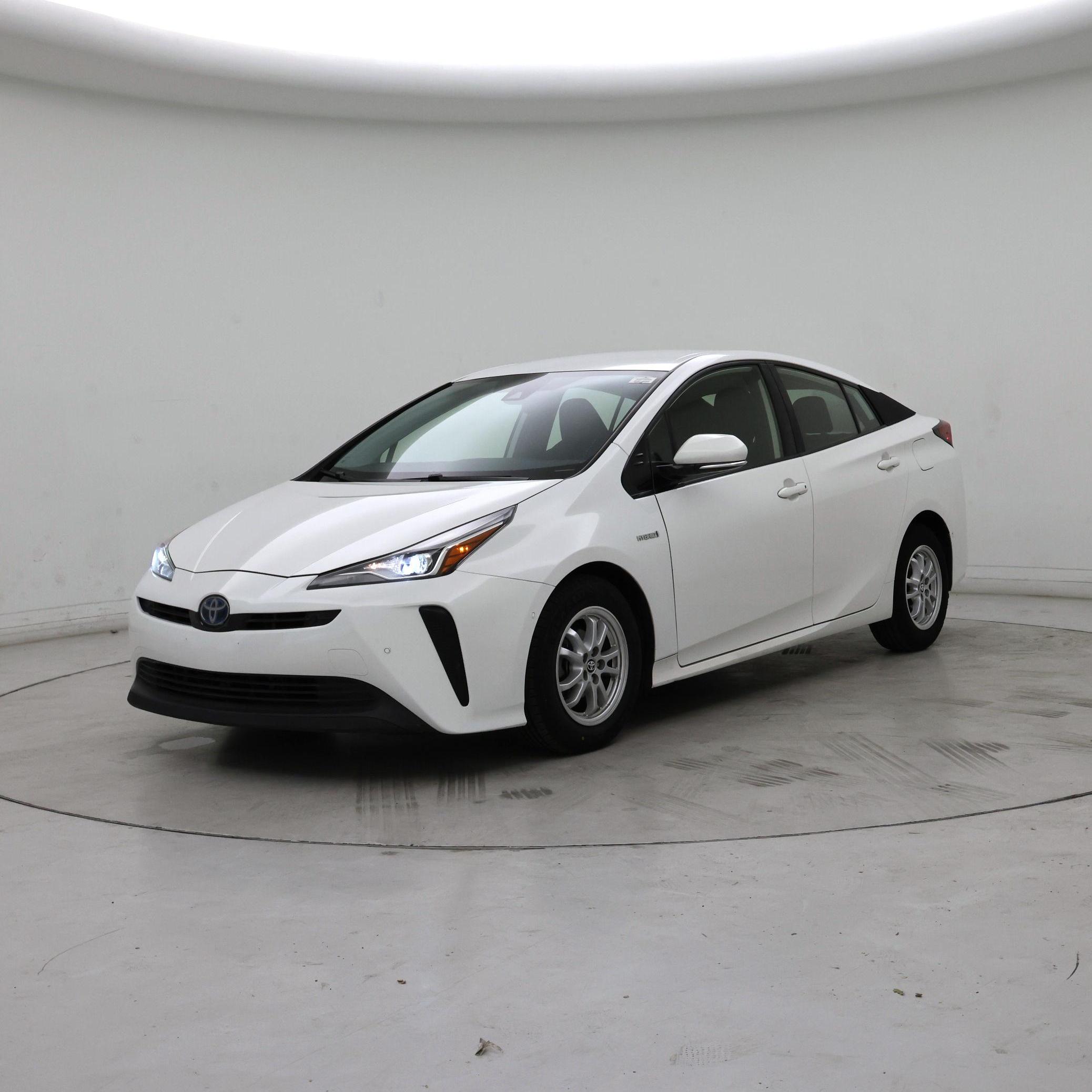 Thumbnail: 2019 Toyota Prius - 4