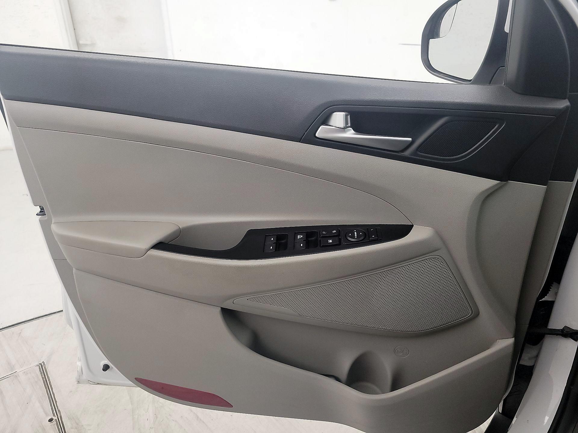 Thumbnail: 2019 Hyundai Tucson - 12