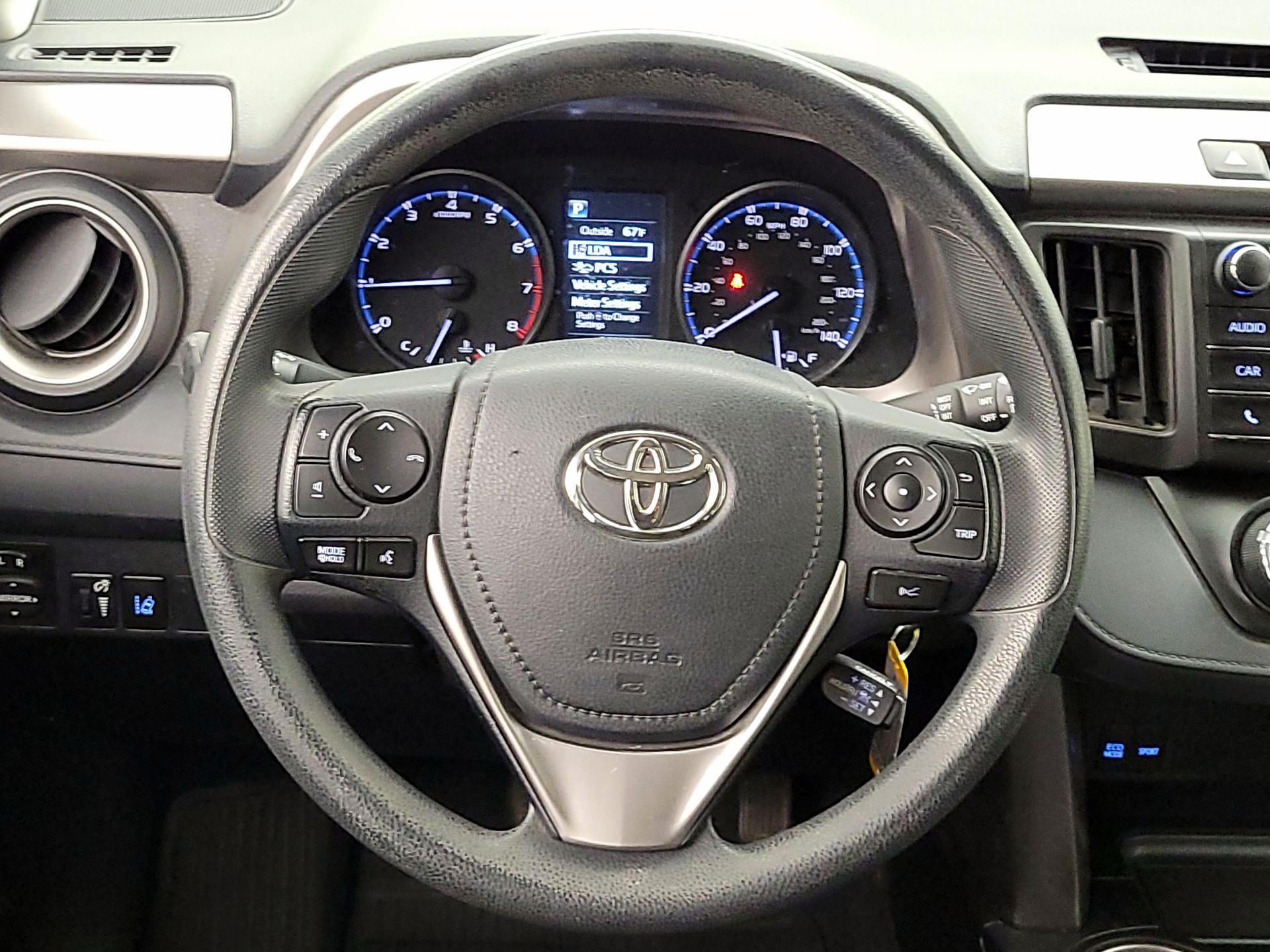 Thumbnail: 2018 Toyota RAV4 - 10