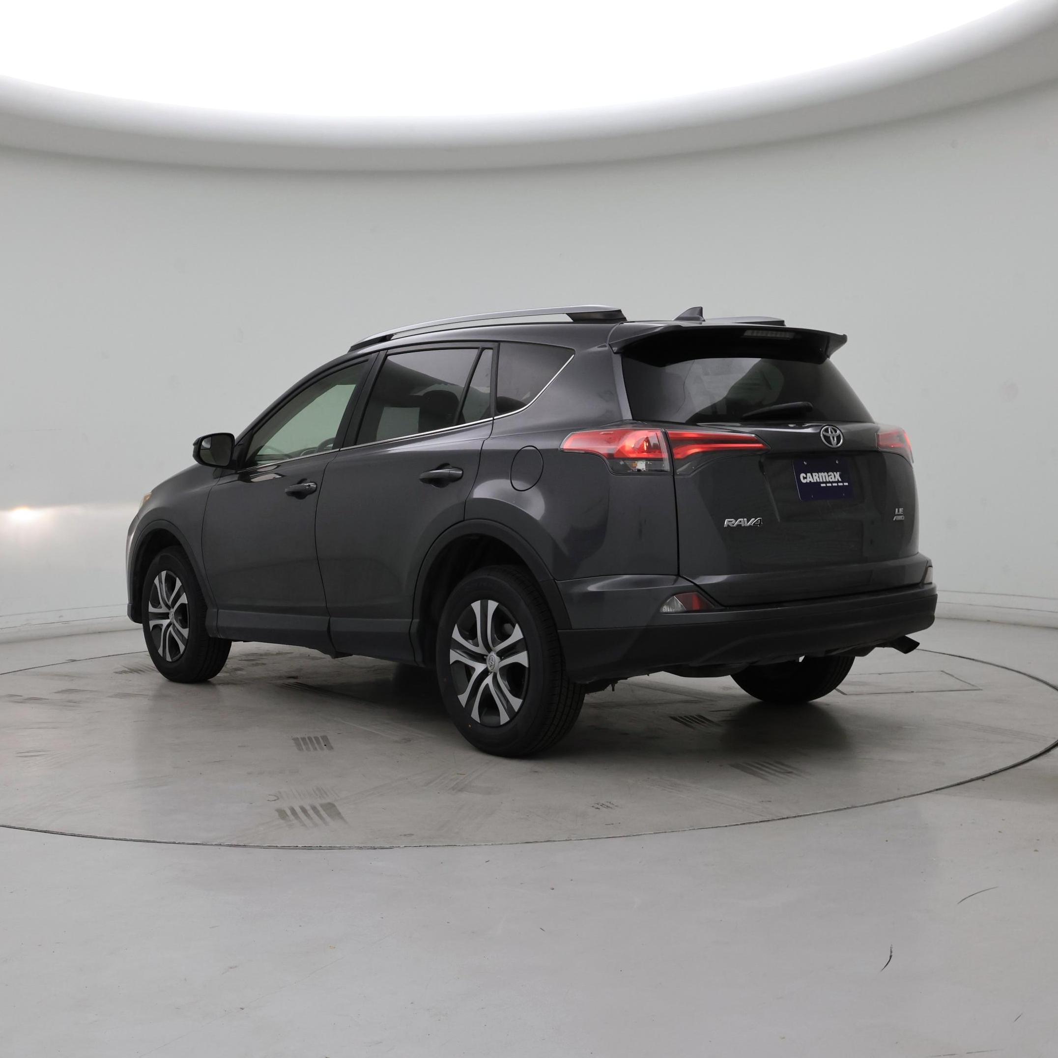 Thumbnail: 2018 Toyota RAV4 - 2