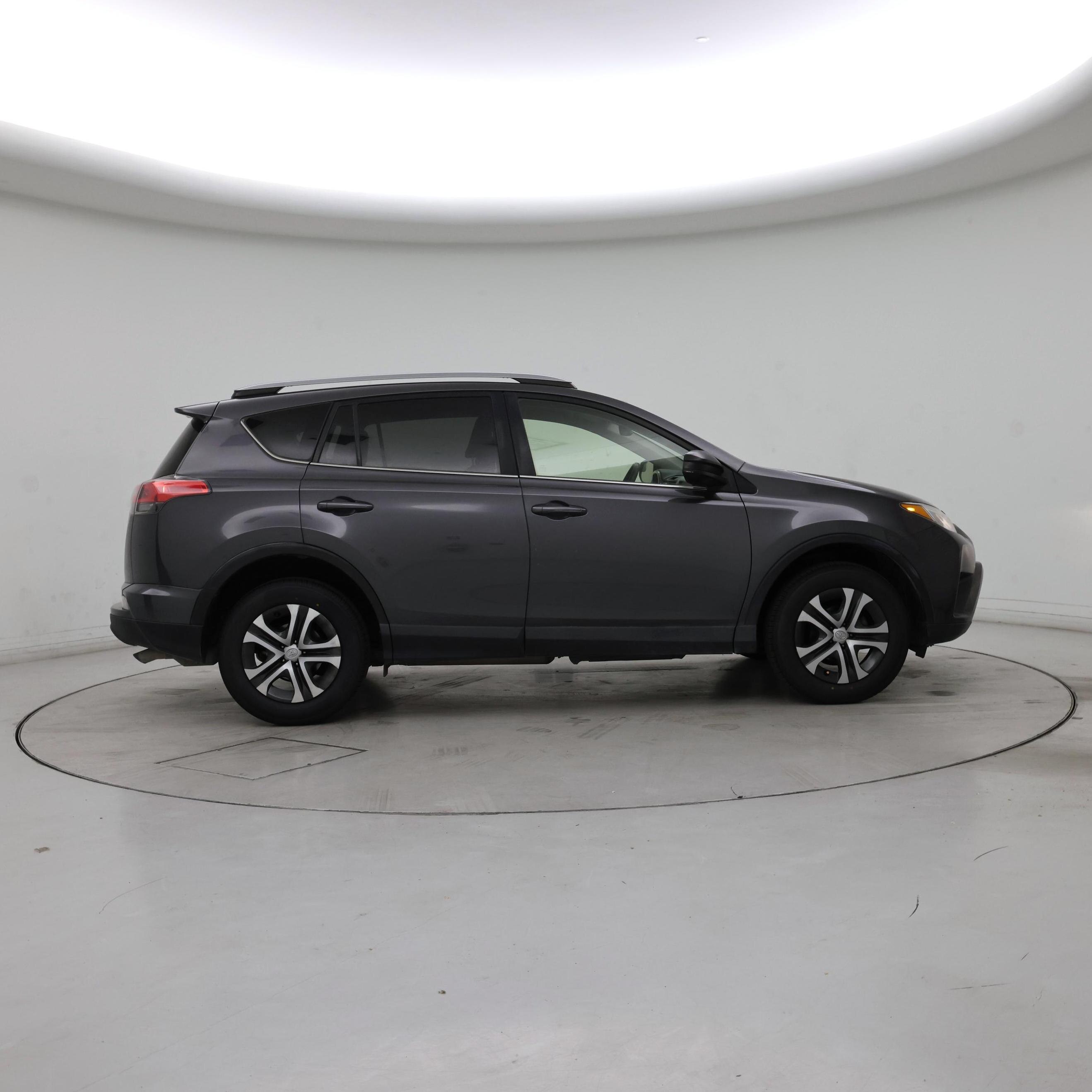 Thumbnail: 2018 Toyota RAV4 - 7