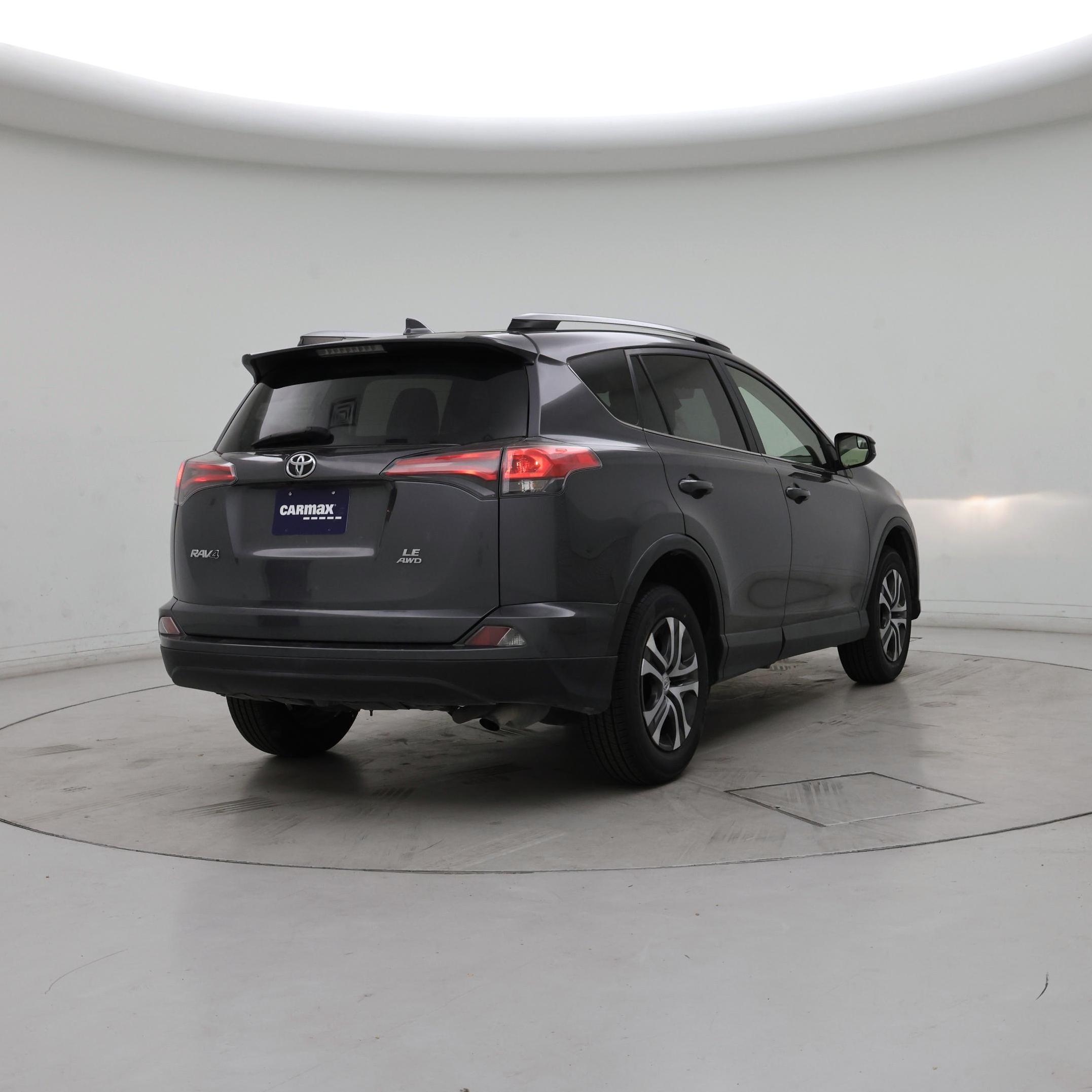Thumbnail: 2018 Toyota RAV4 - 8