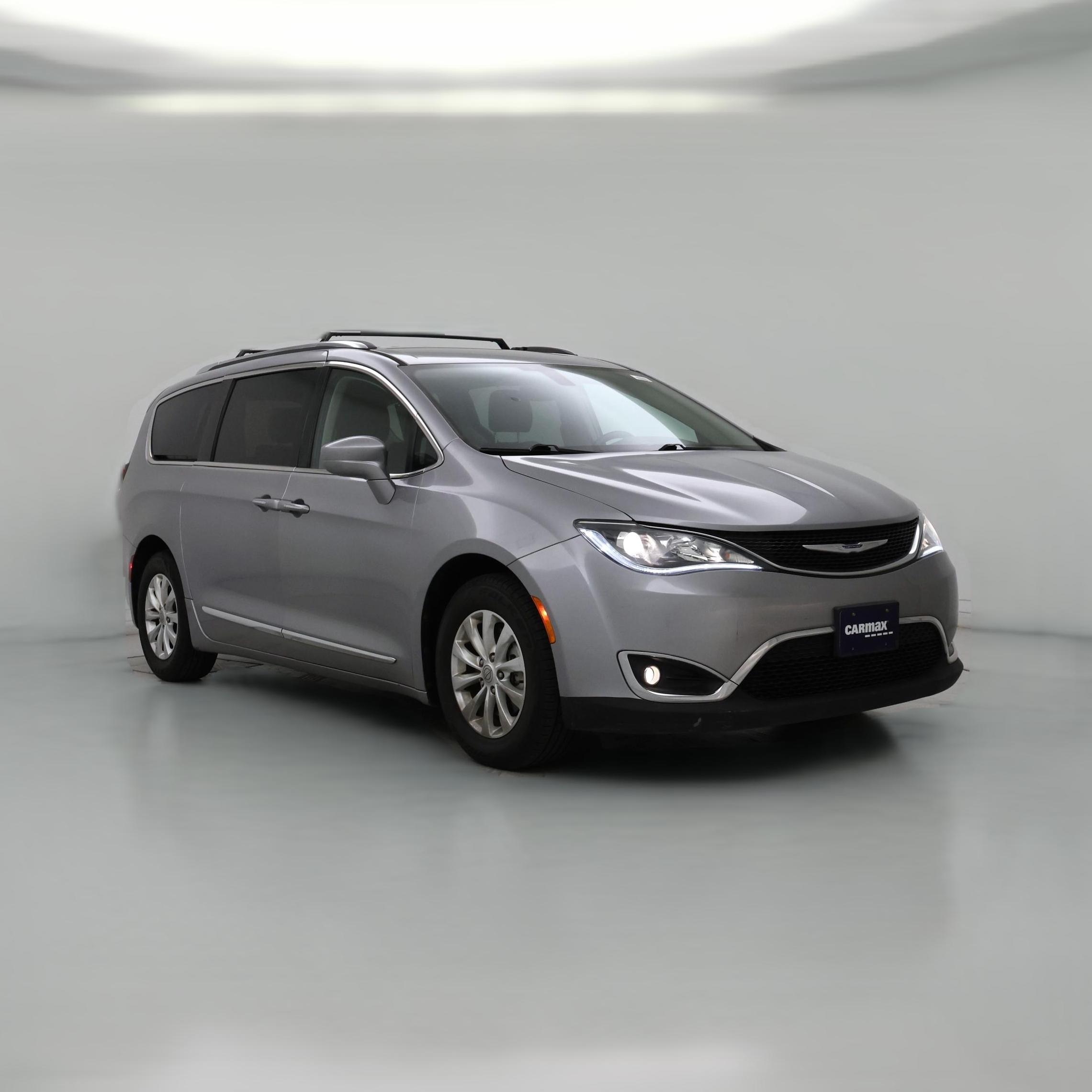 Thumbnail: 2018 Chrysler Pacifica - 1