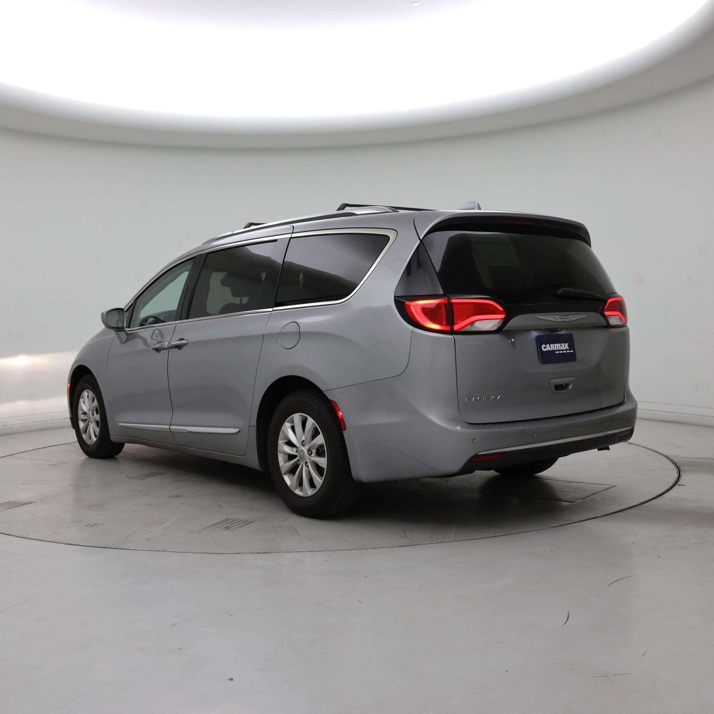 Thumbnail: 2018 Chrysler Pacifica - 2