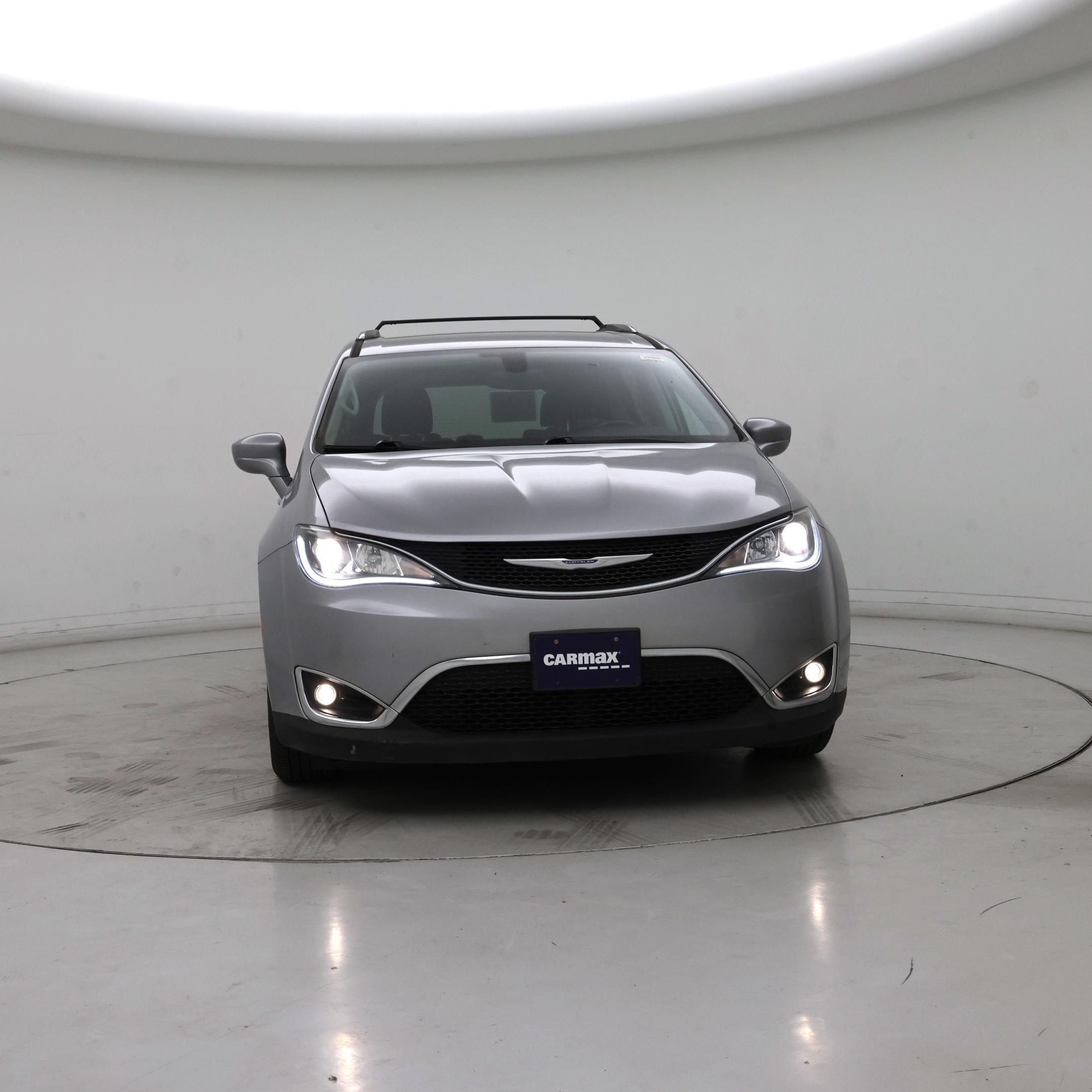 Thumbnail: 2018 Chrysler Pacifica - 5