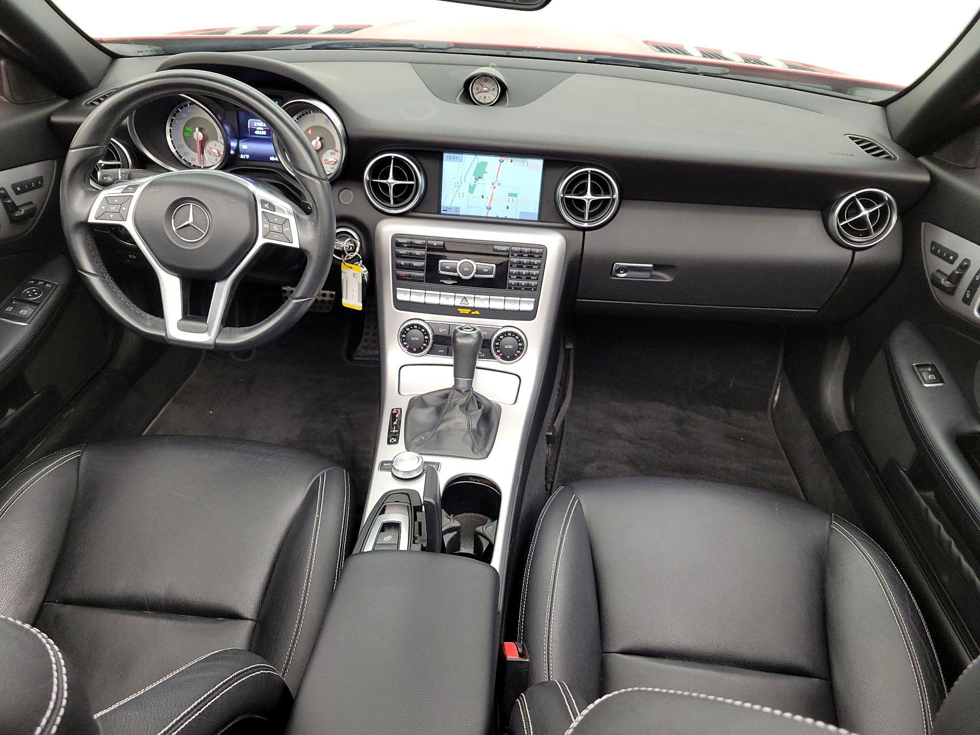 Thumbnail: 2016 Mercedes-Benz SLK - 9