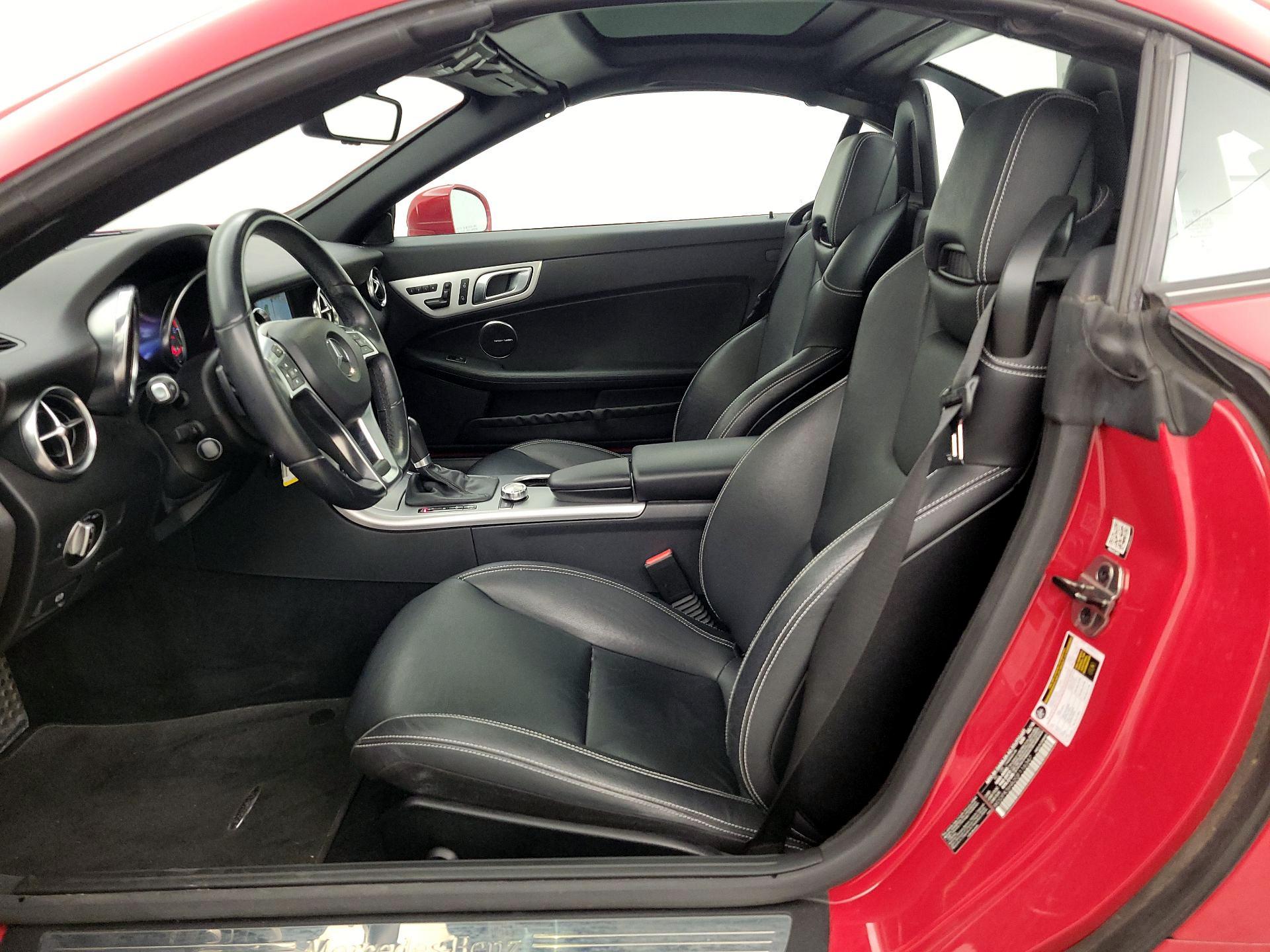 Thumbnail: 2016 Mercedes-Benz SLK - 11