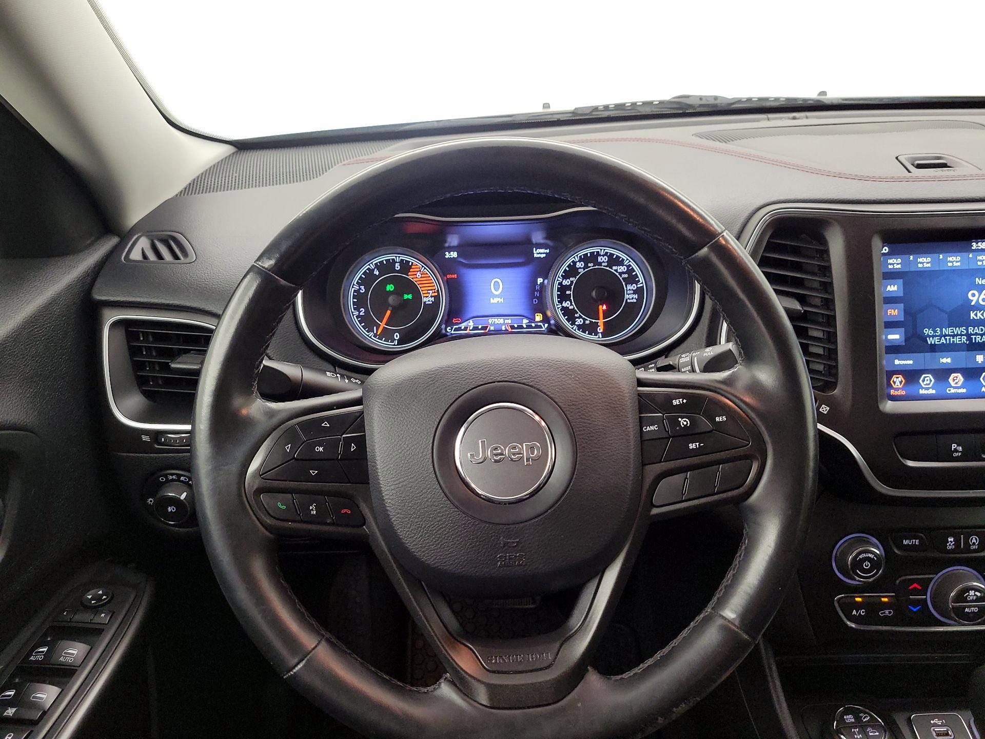 Thumbnail: 2019 Jeep Cherokee - 10