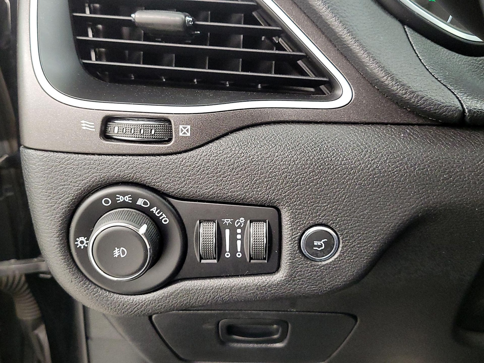 2019 Jeep Cherokee Trailhawk - Photo 14