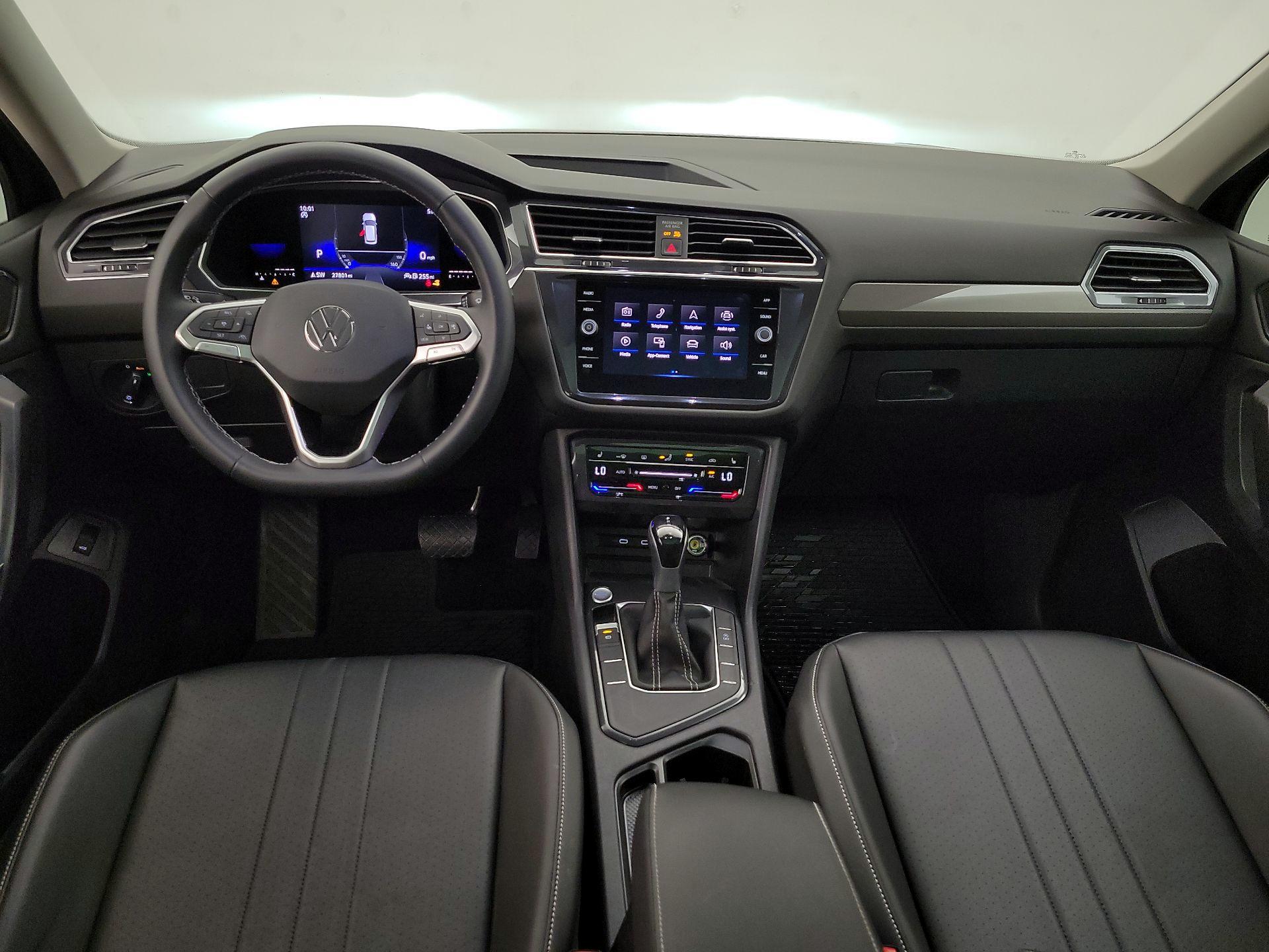 Thumbnail: 2022 Volkswagen Tiguan - 9