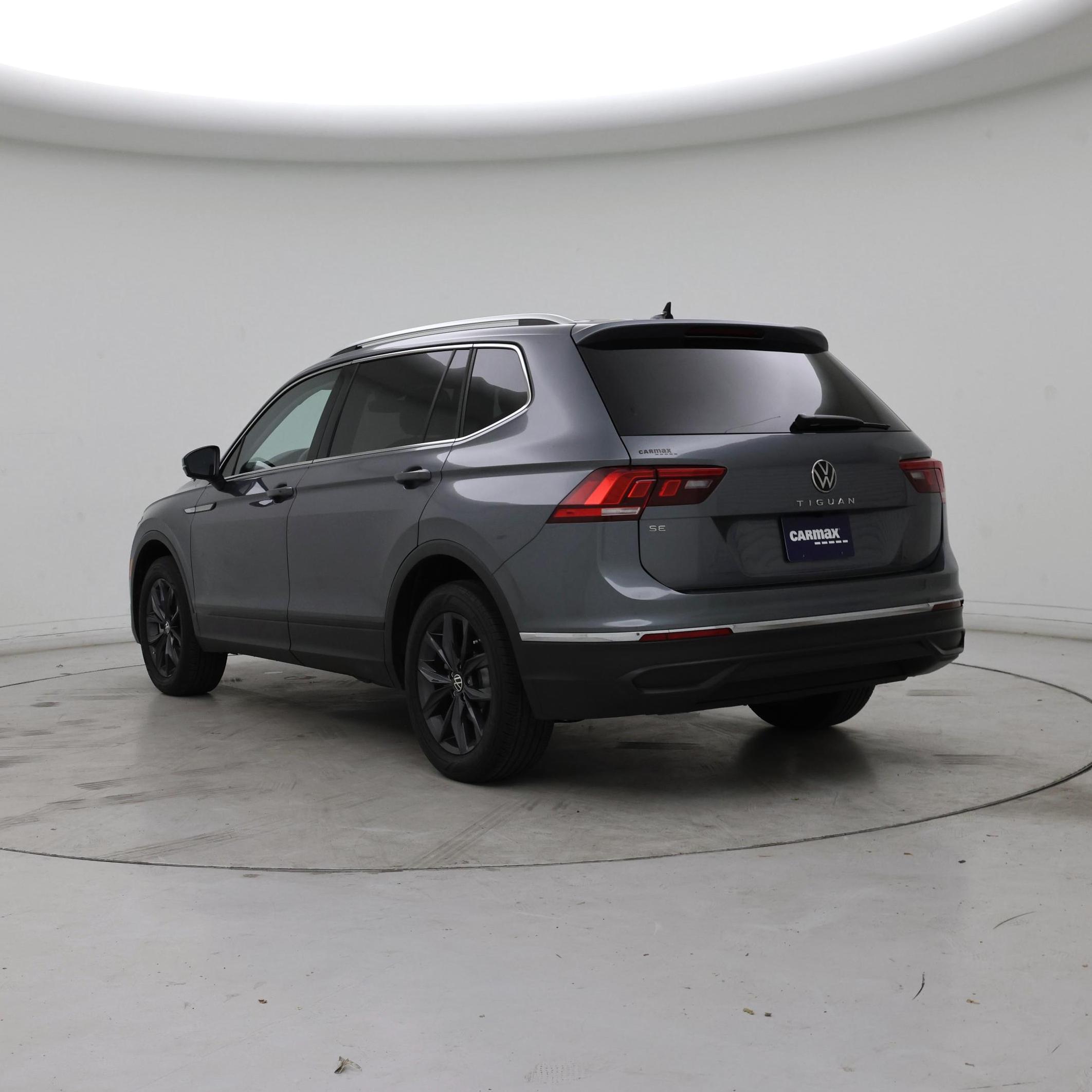 Thumbnail: 2022 Volkswagen Tiguan - 2