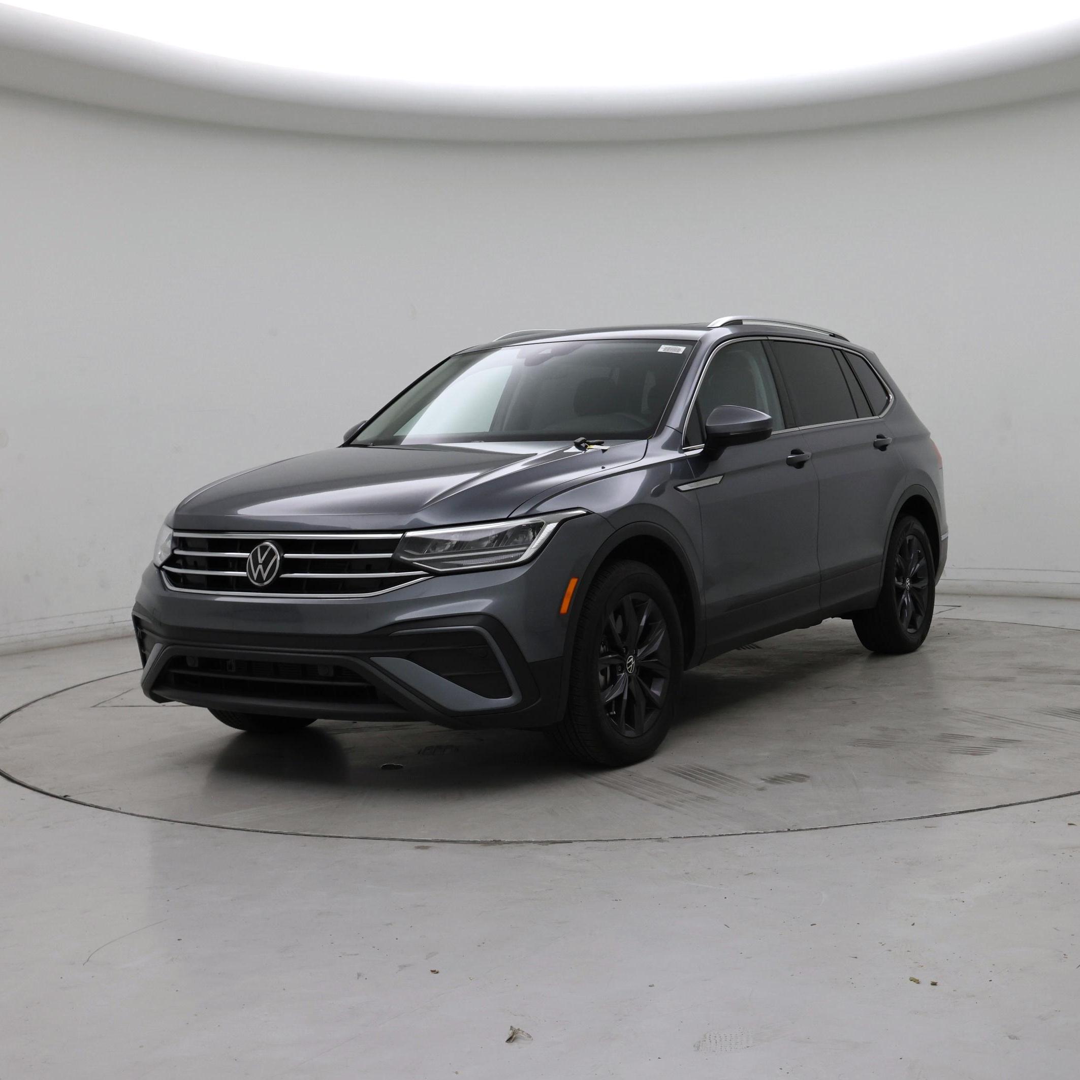 Thumbnail: 2022 Volkswagen Tiguan - 4