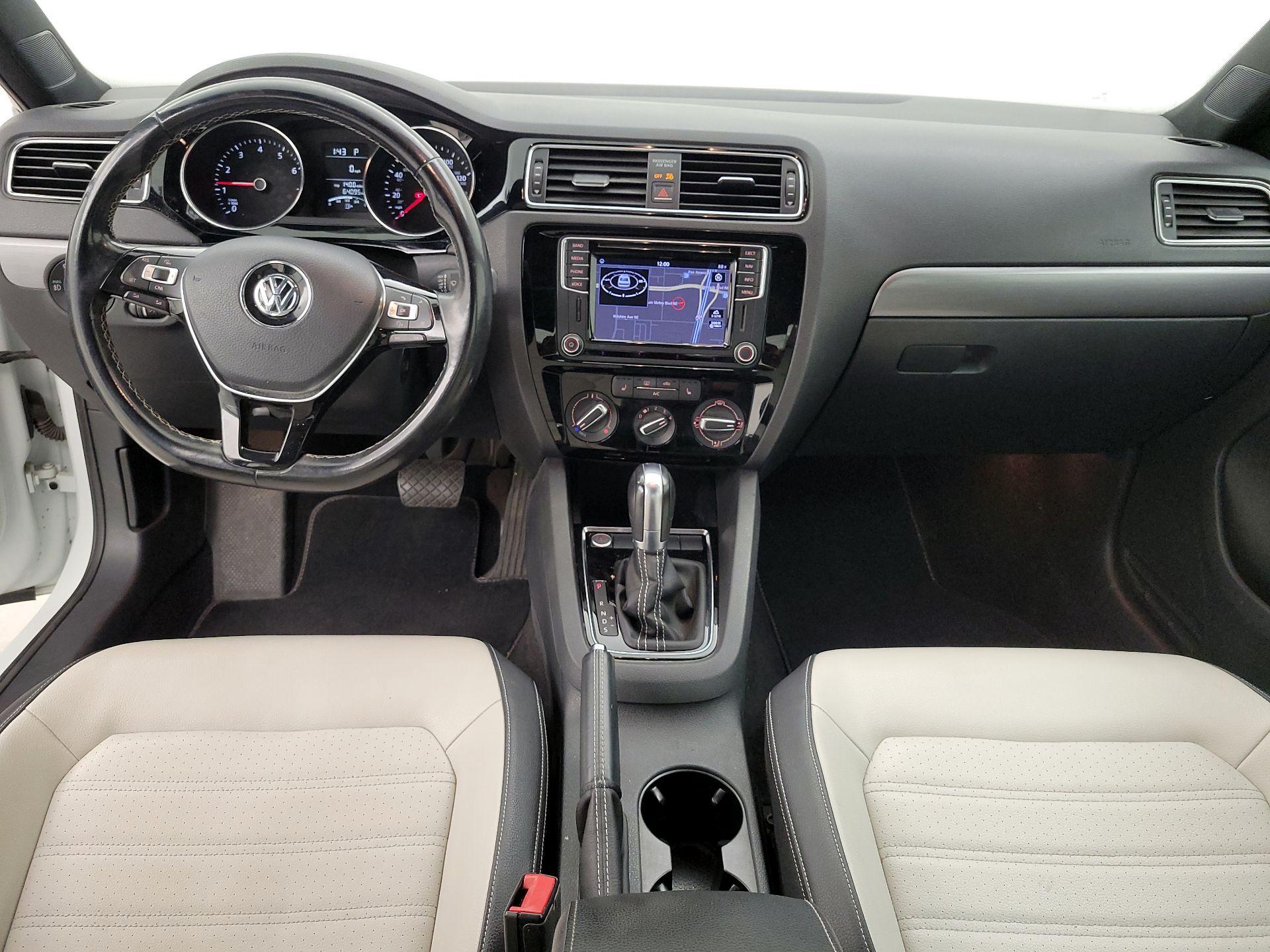 Thumbnail: 2016 Volkswagen Jetta - 9