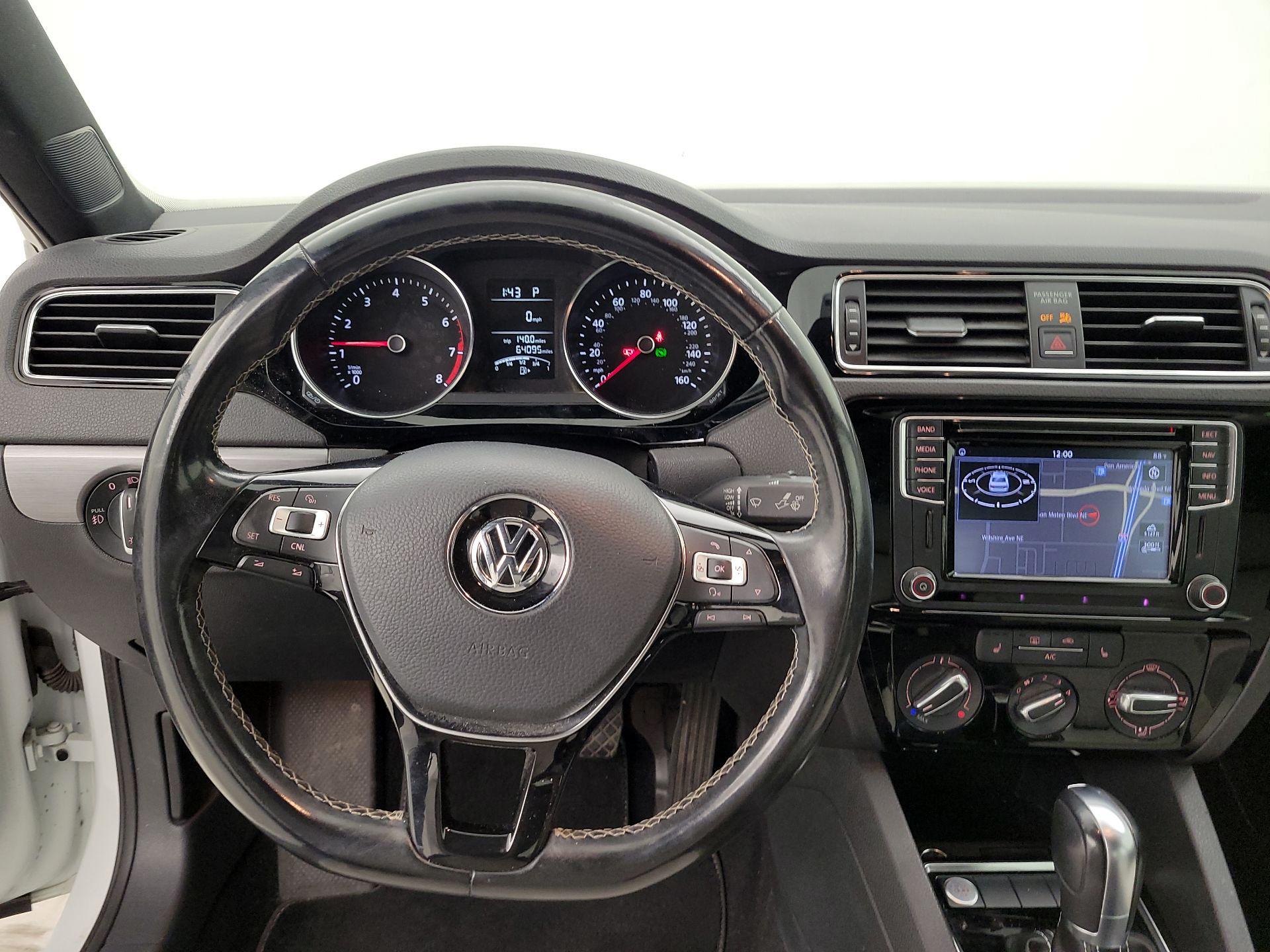 Thumbnail: 2016 Volkswagen Jetta - 10