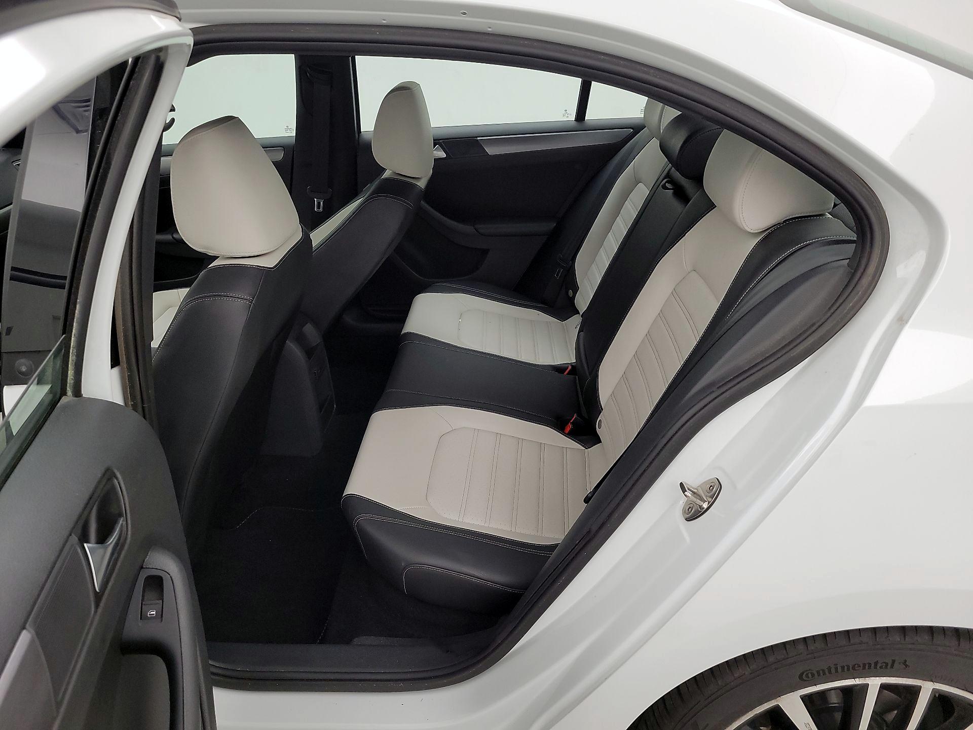 Thumbnail: 2016 Volkswagen Jetta - 20