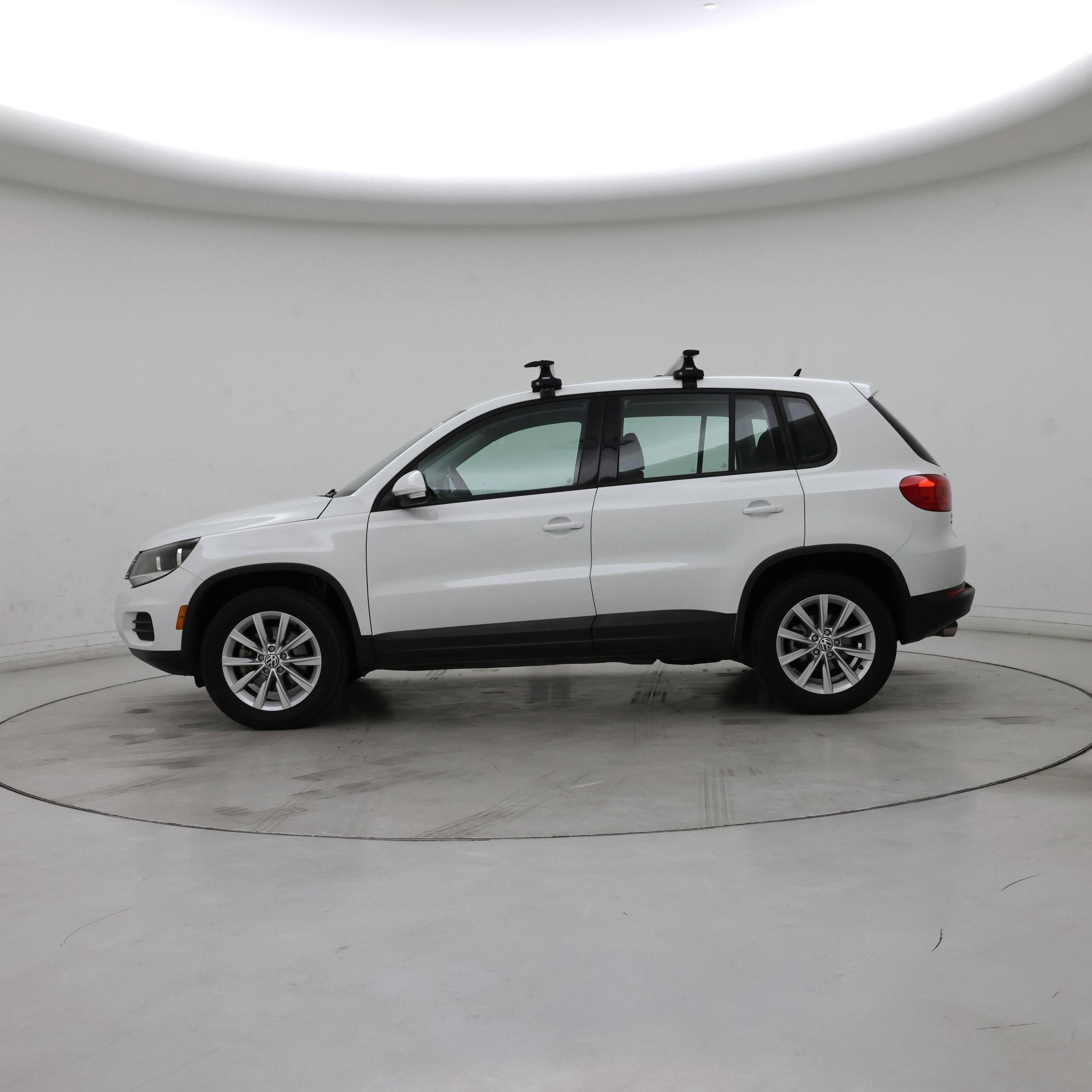 Thumbnail: 2017 Volkswagen Tiguan - 3
