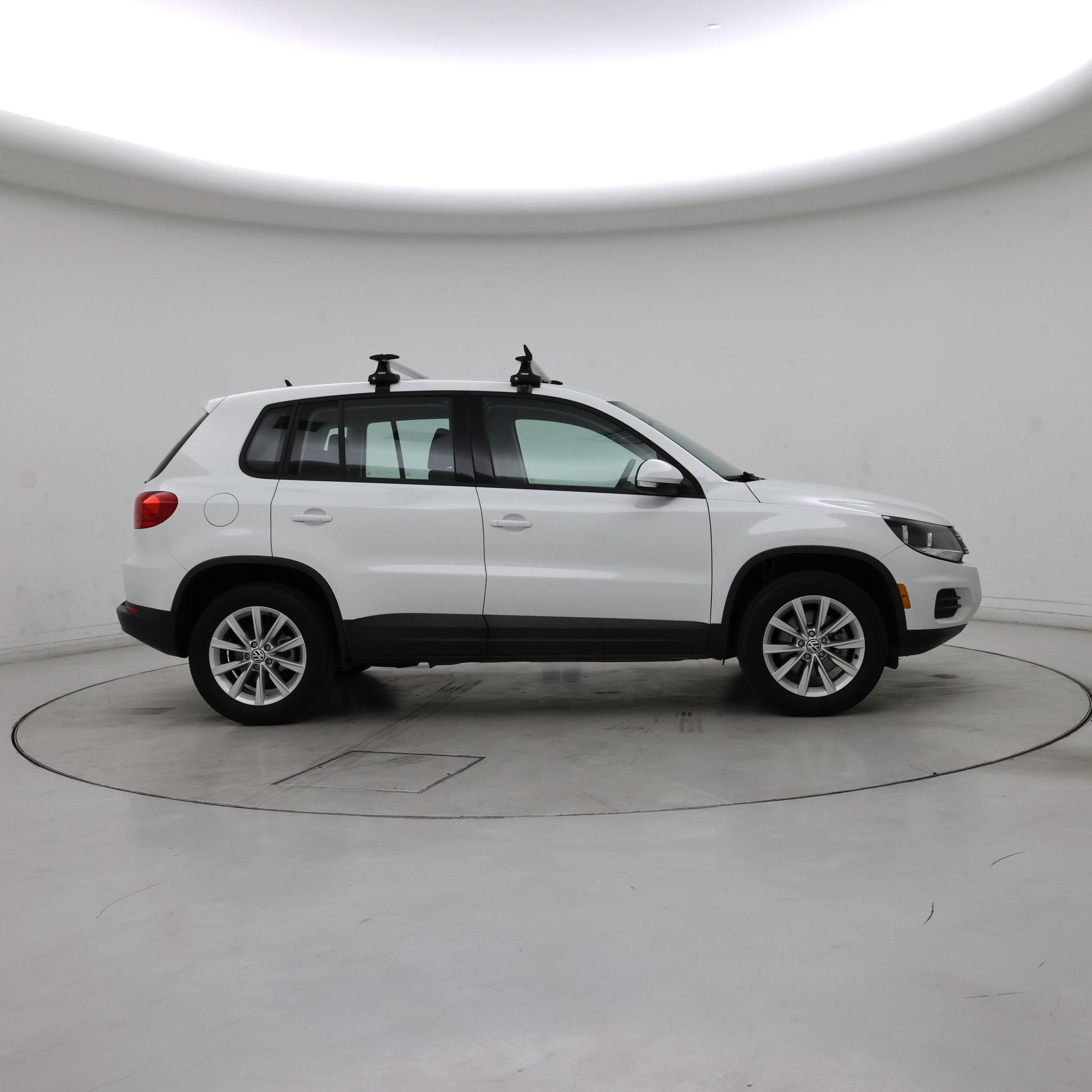 Thumbnail: 2017 Volkswagen Tiguan - 7