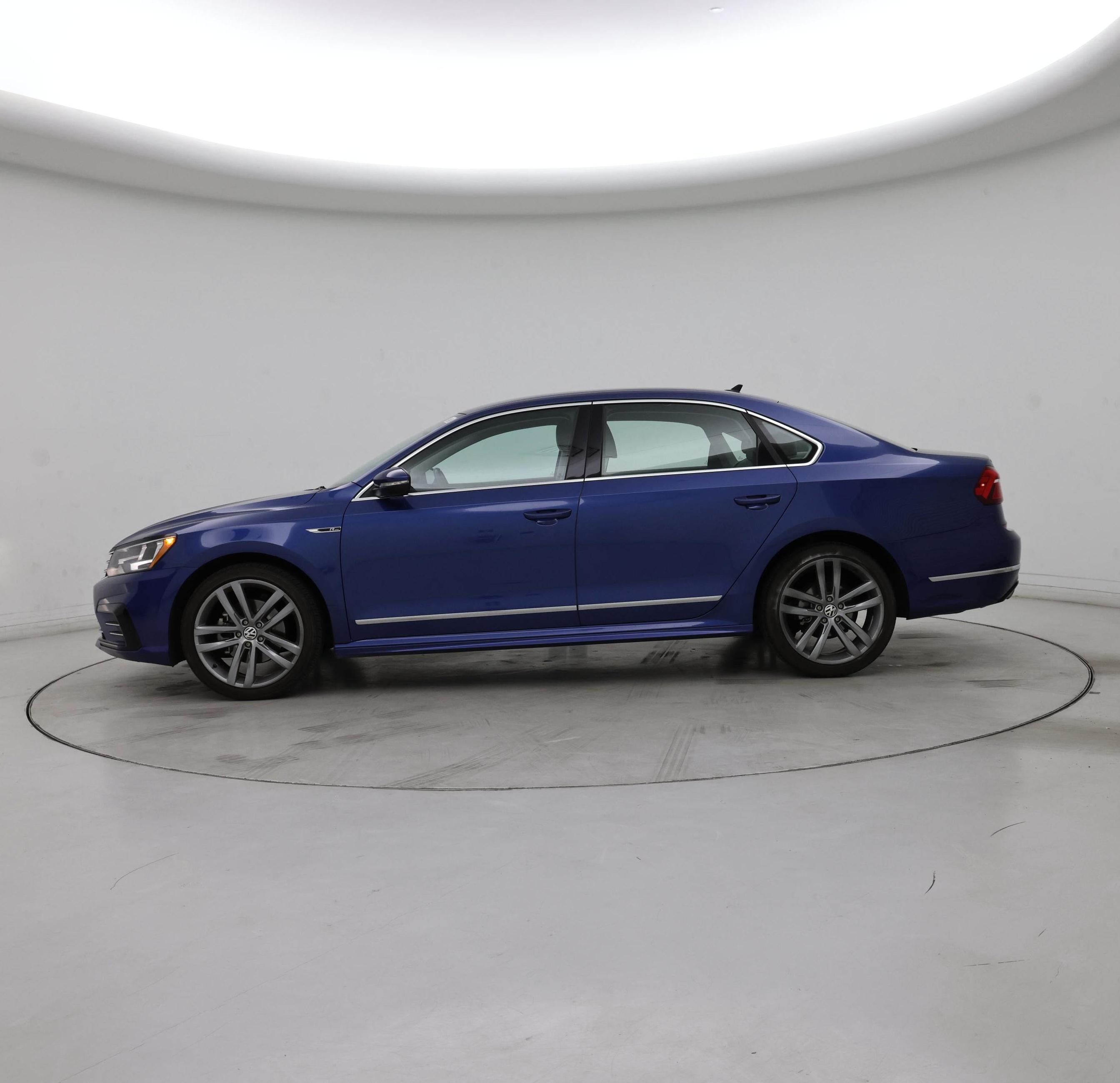 Thumbnail: 2017 Volkswagen Passat - 3