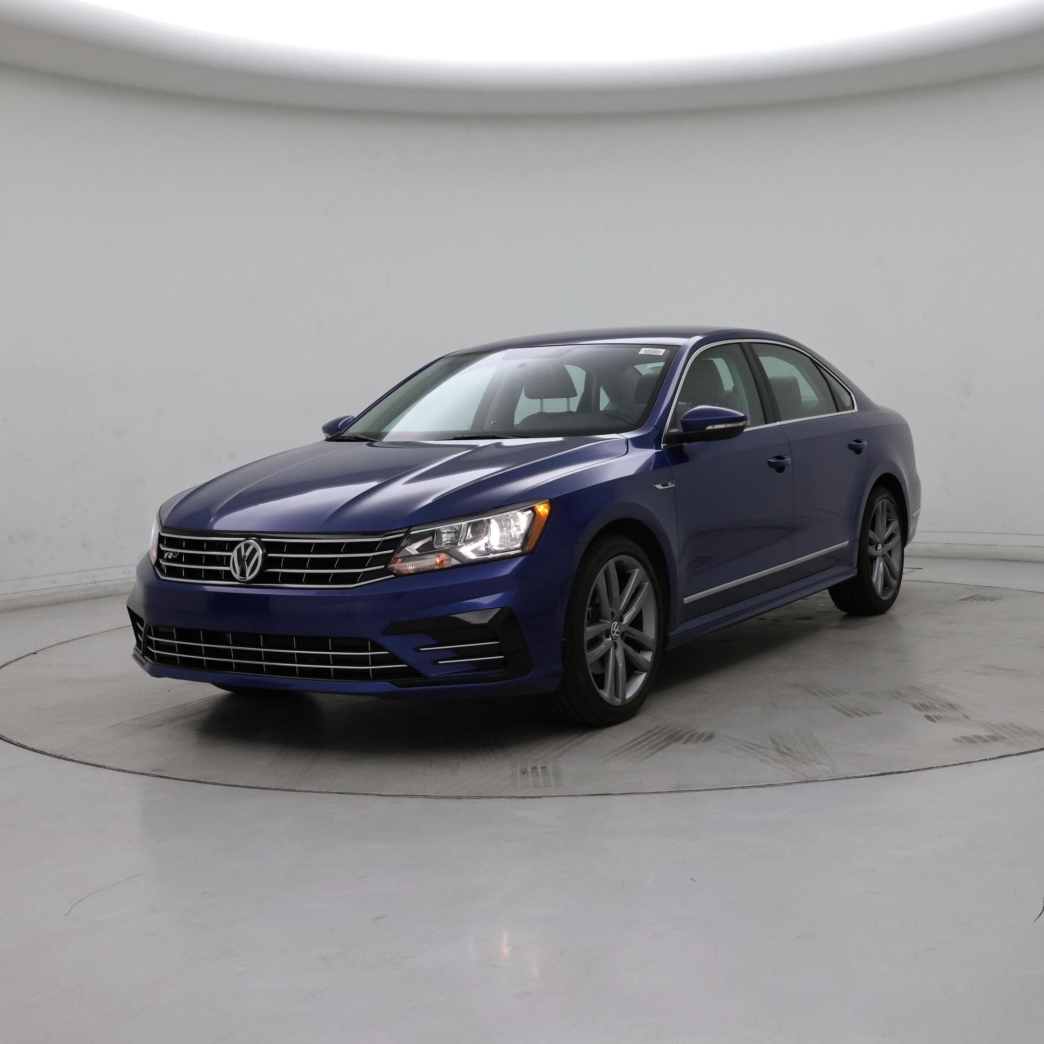 Thumbnail: 2017 Volkswagen Passat - 4