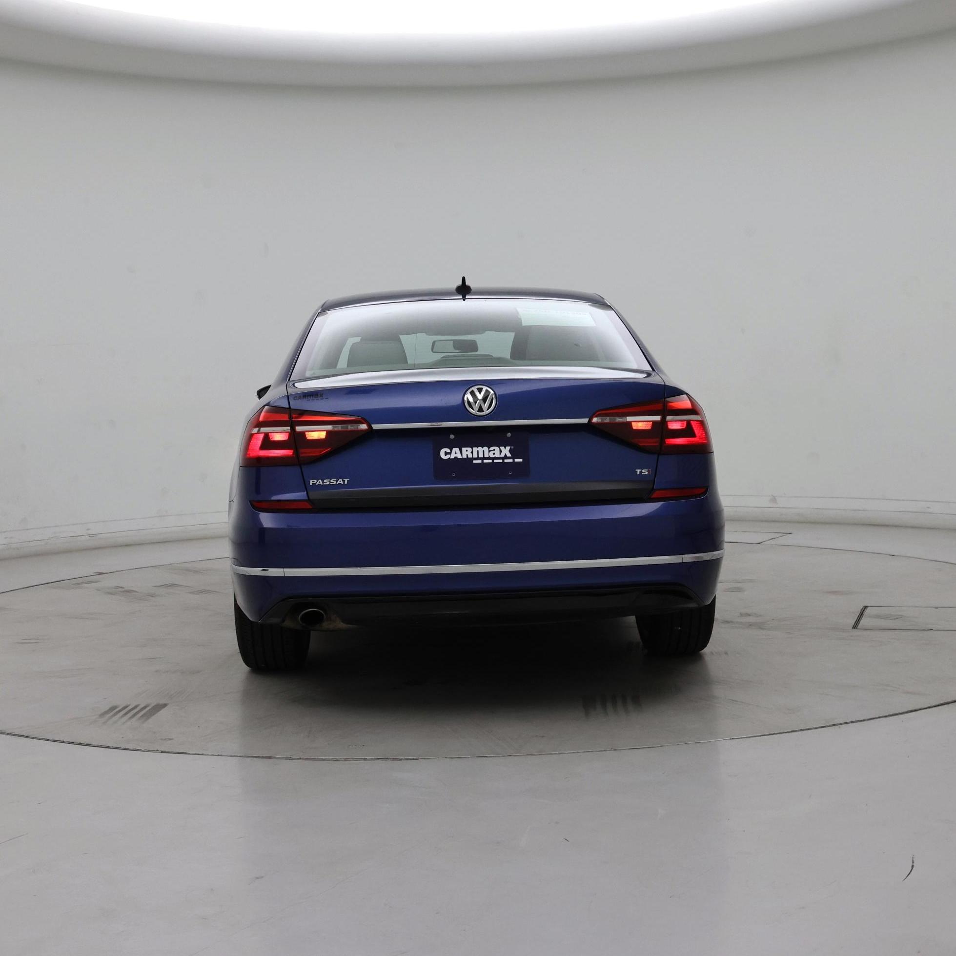 Thumbnail: 2017 Volkswagen Passat - 6