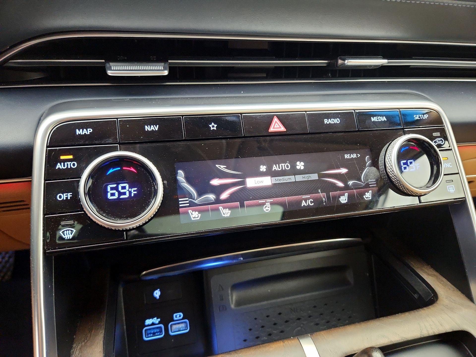 Thumbnail: 2022 Genesis GV80 - 17