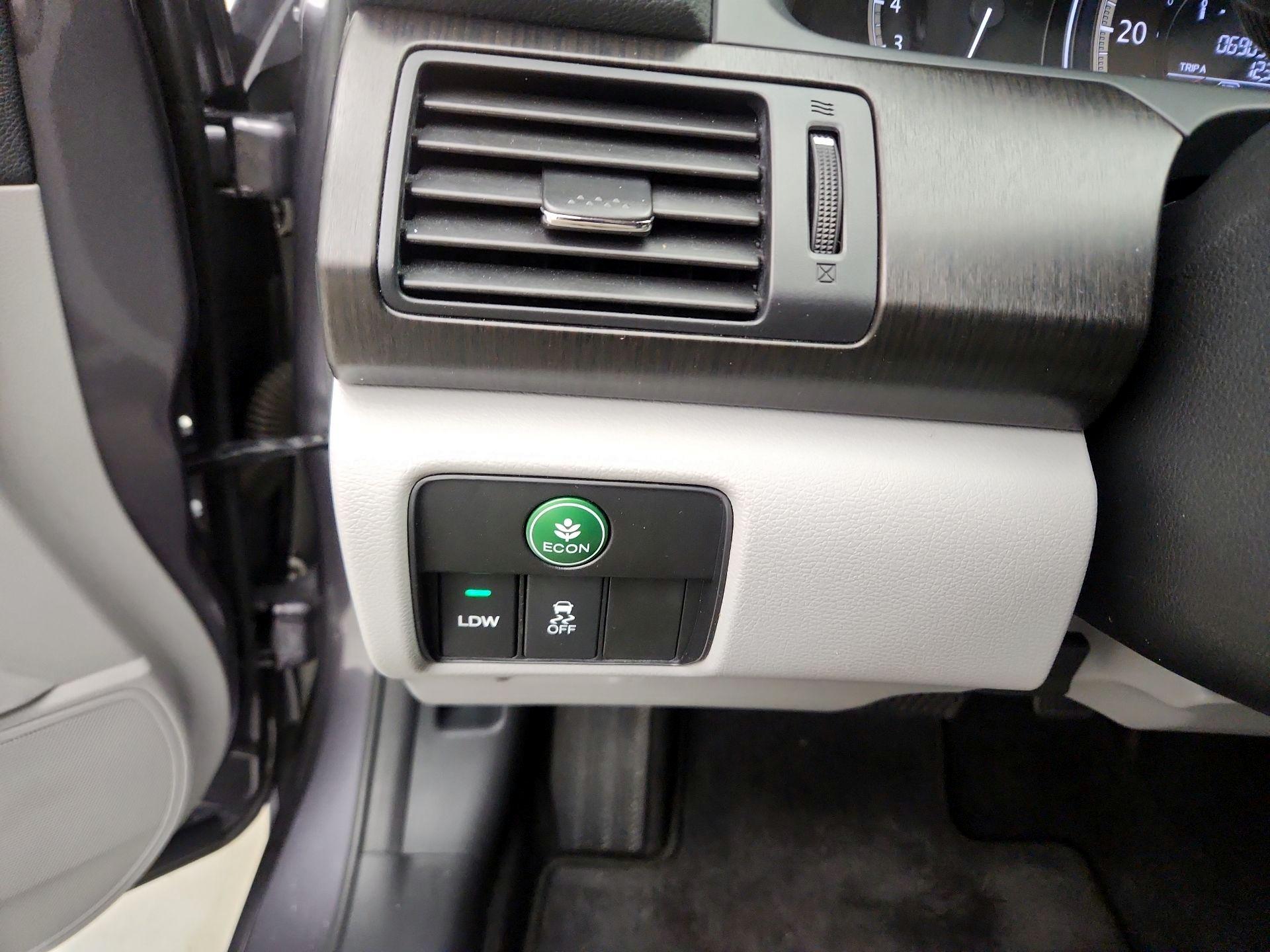 Thumbnail: 2015 Honda Accord - 13