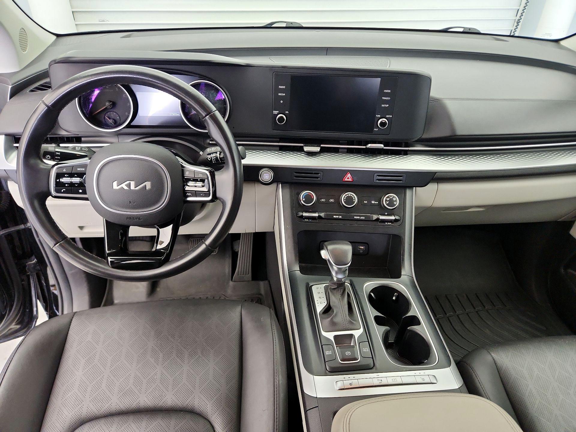 Thumbnail: 2023 Kia Carnival - 9