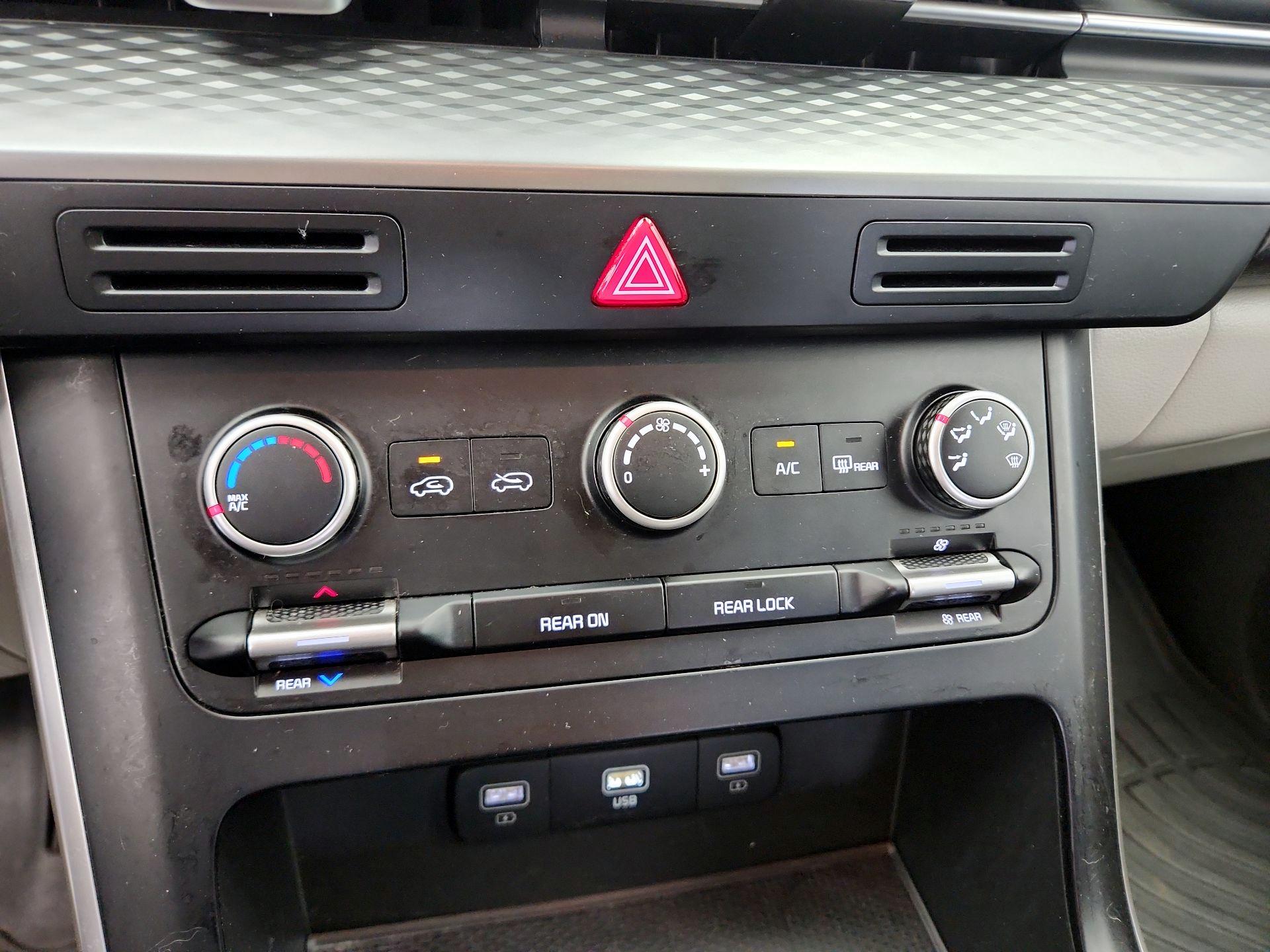 Thumbnail: 2023 Kia Carnival - 16