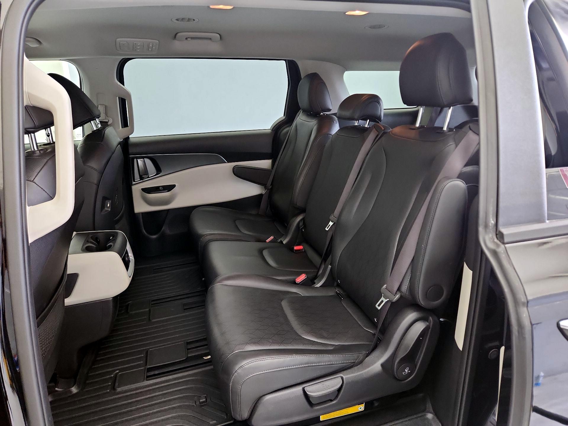 Thumbnail: 2023 Kia Carnival - 19