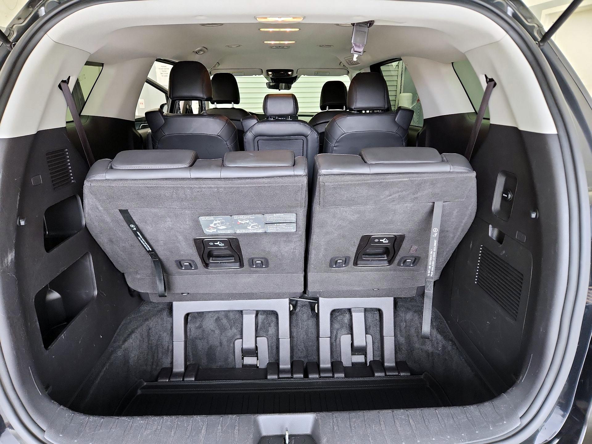 Thumbnail: 2023 Kia Carnival - 20