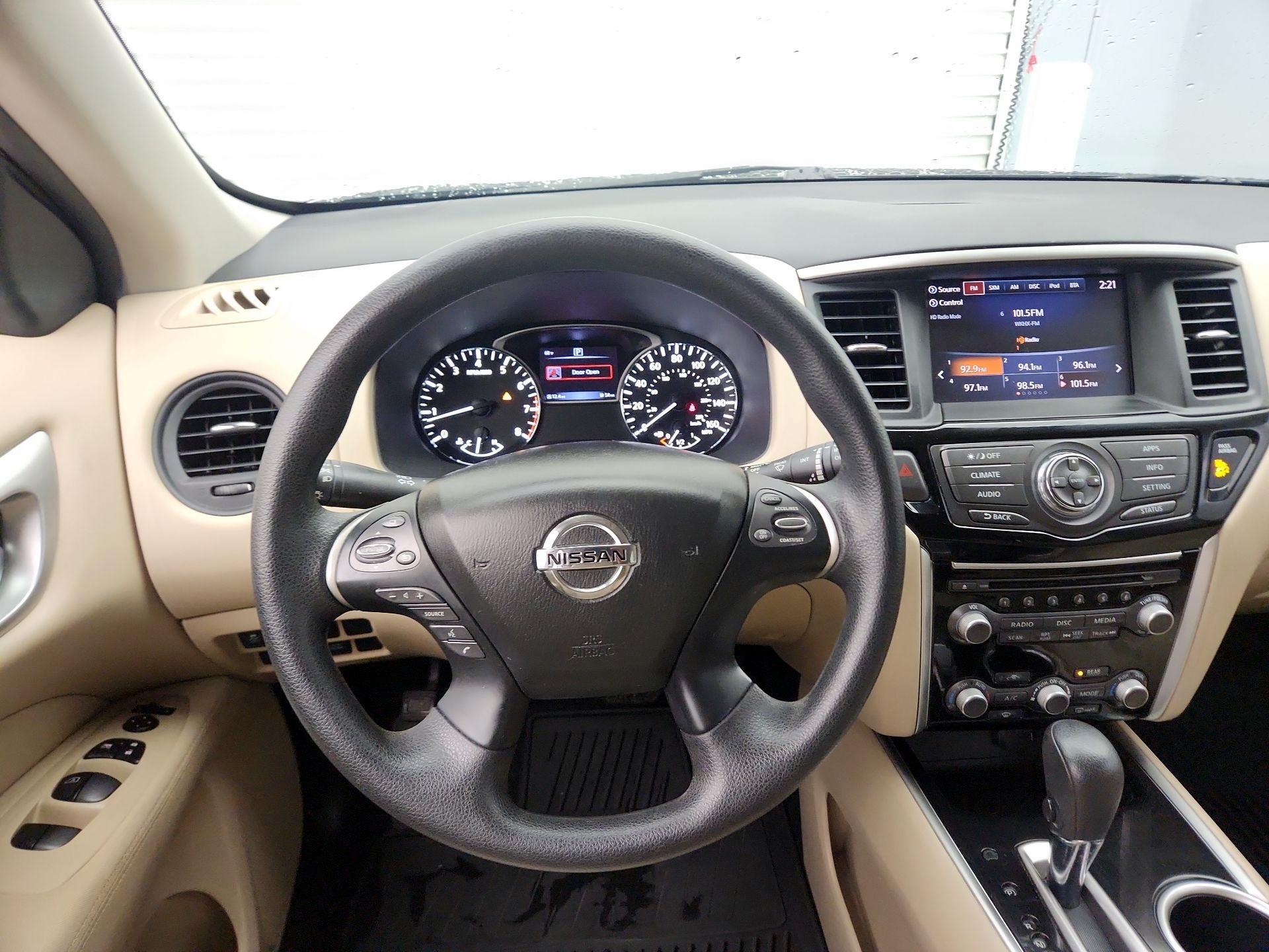 Thumbnail: 2017 Nissan Pathfinder - 10