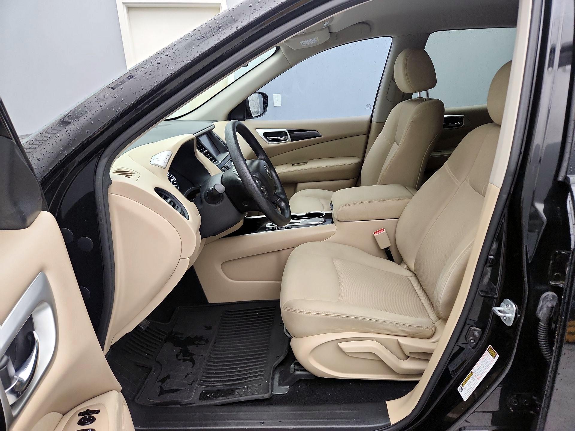 Thumbnail: 2017 Nissan Pathfinder - 11
