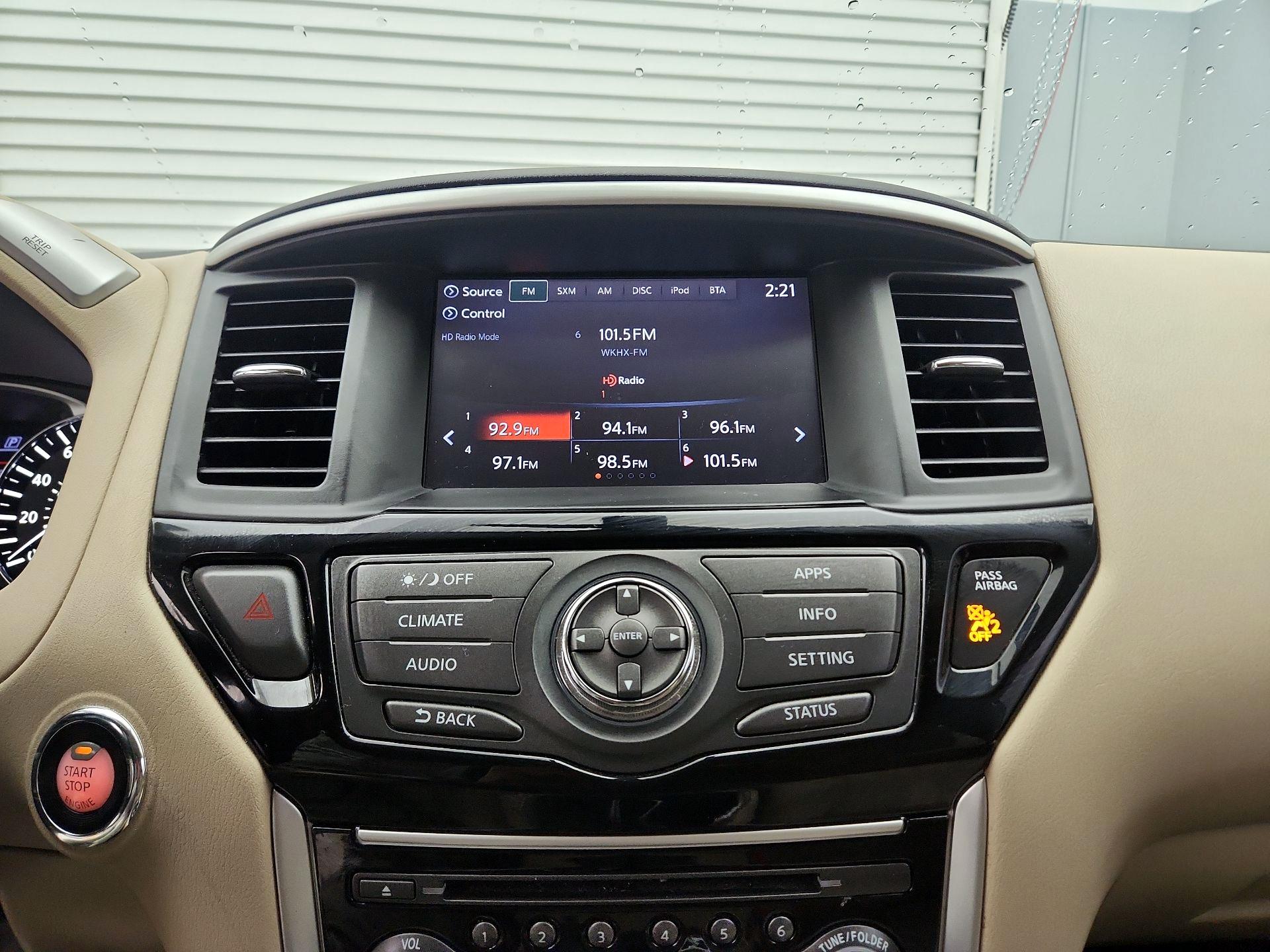 Thumbnail: 2017 Nissan Pathfinder - 15