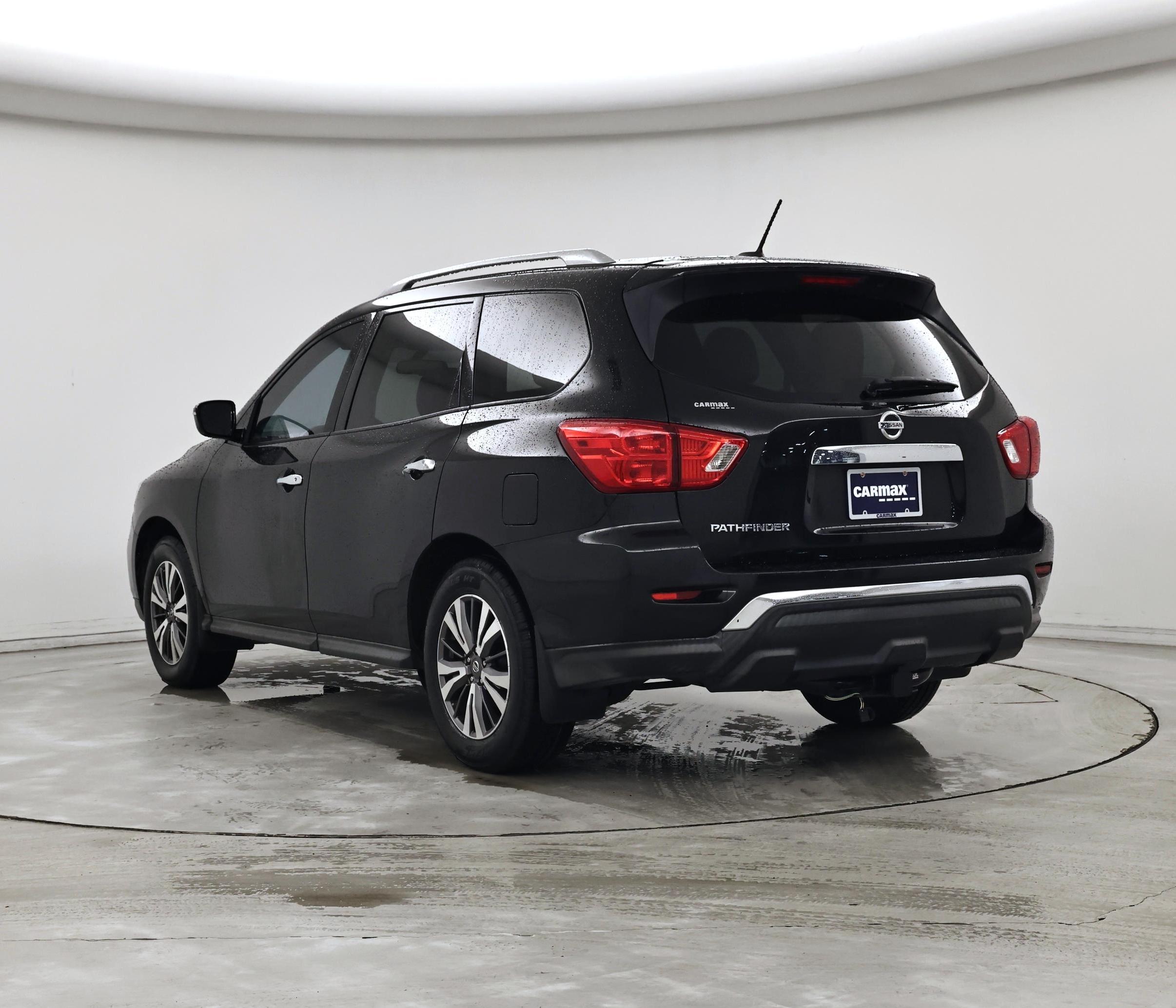 Thumbnail: 2017 Nissan Pathfinder - 2